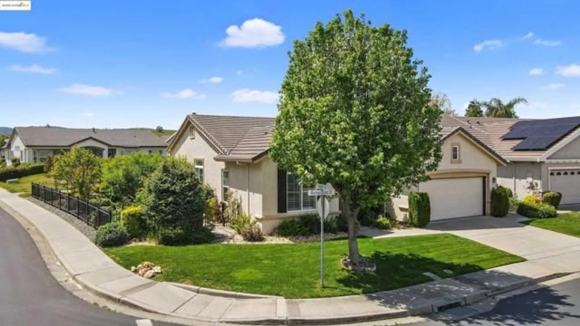 Property Slideshow image 2 of 39 | 746 richardson dr, Brentwood, CA, 94513