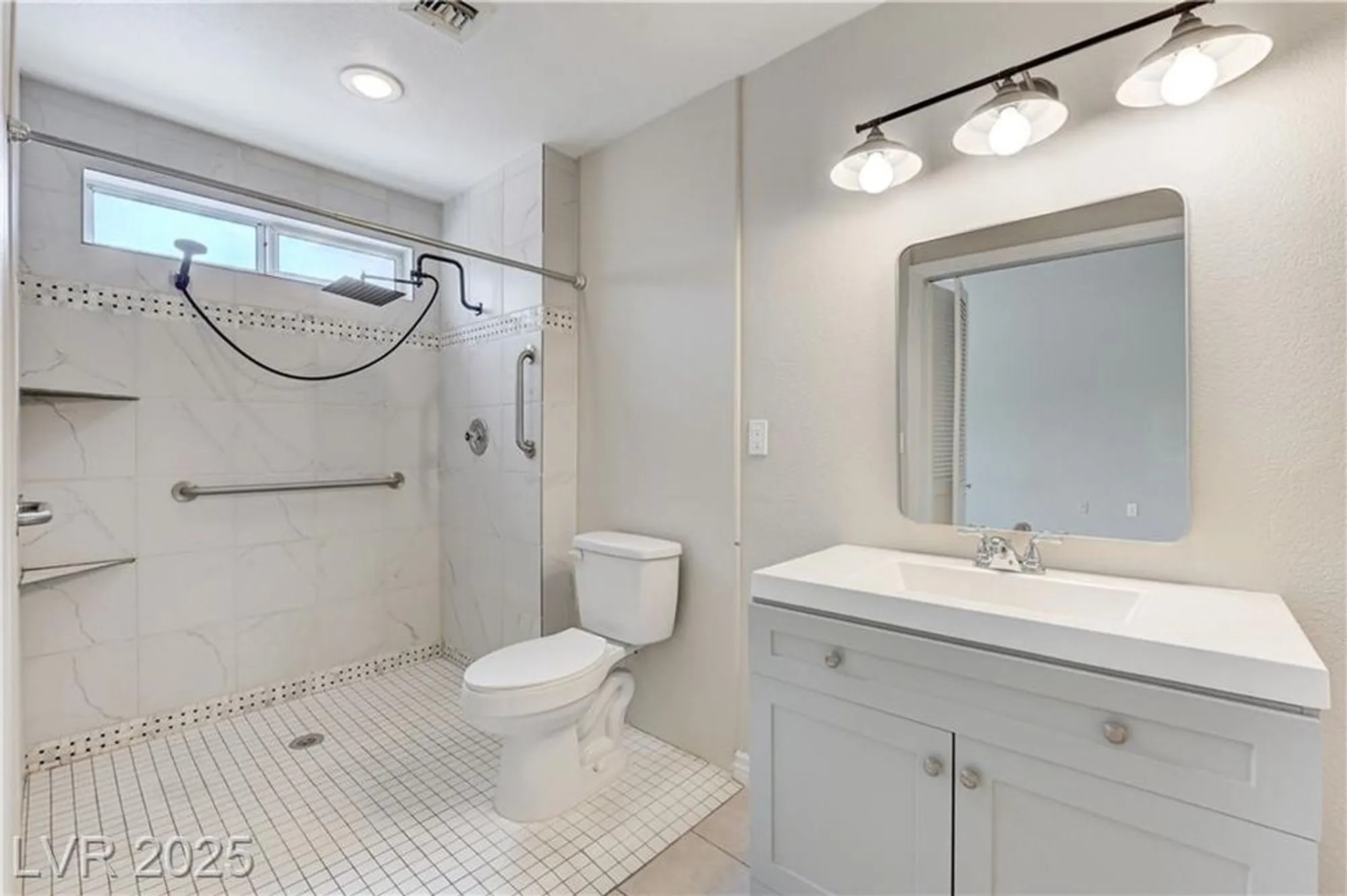 Property Slideshow image 16 of 24 | 8737 smokey dr, Las Vegas, NV, 89134