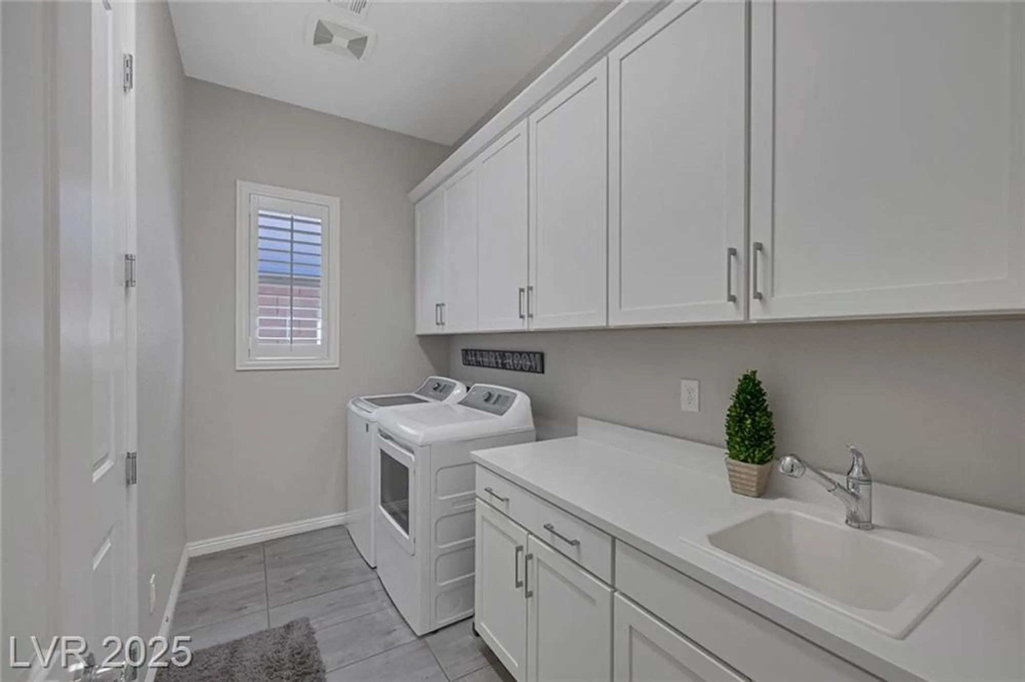 Property Slideshow image 12 of 36 | 9888 gemstone sunset ave, Las Vegas, NV, 89148