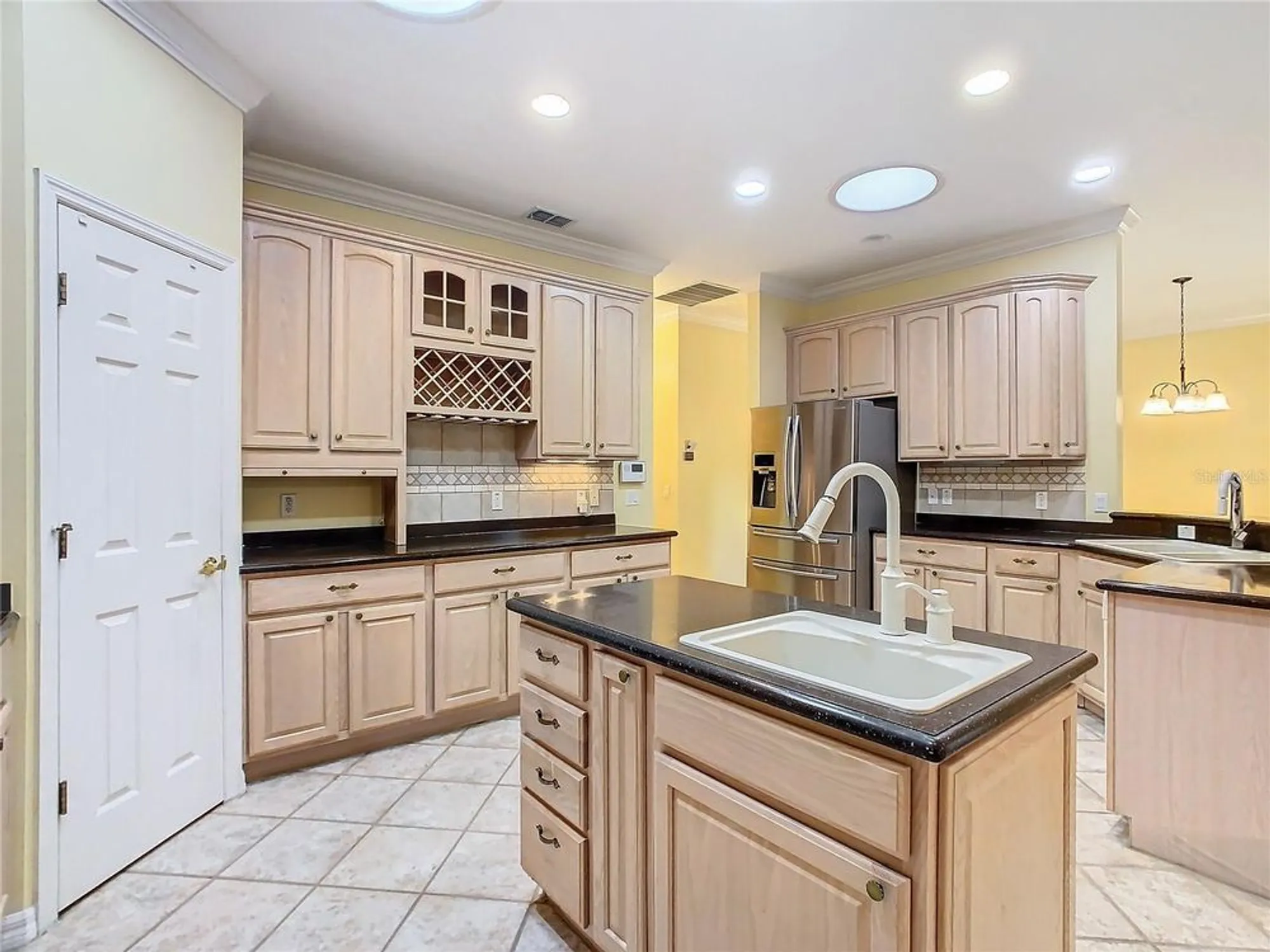 Property Slideshow image 22 of 63 | 100 ventana dr, Kissimmee, FL, 34759