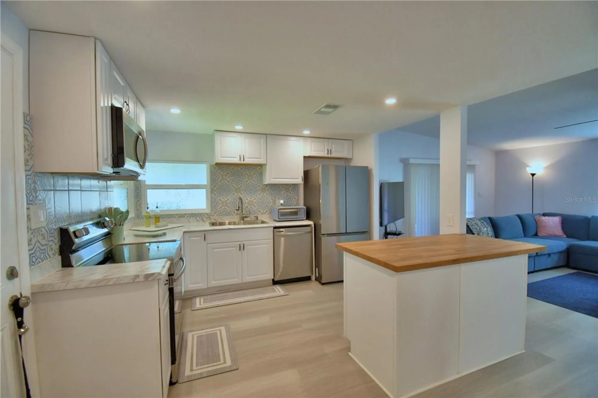 Property Slideshow image 8 of 48 | 4816 goldenview ln, Lakeland, FL, 33811