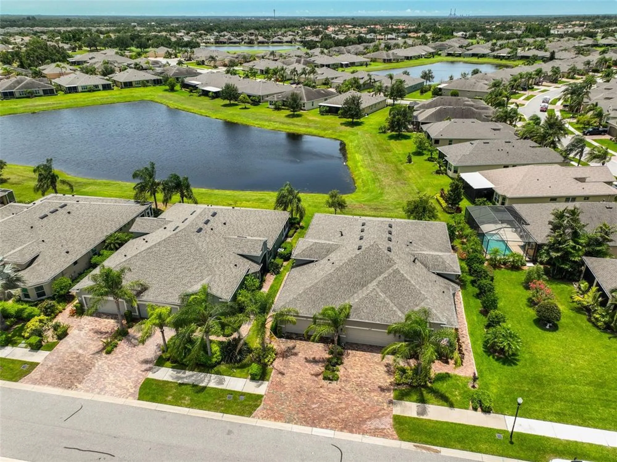 Property Slideshow image 45 of 67 | 611 chipper dr, Sun City Center, FL, 33573