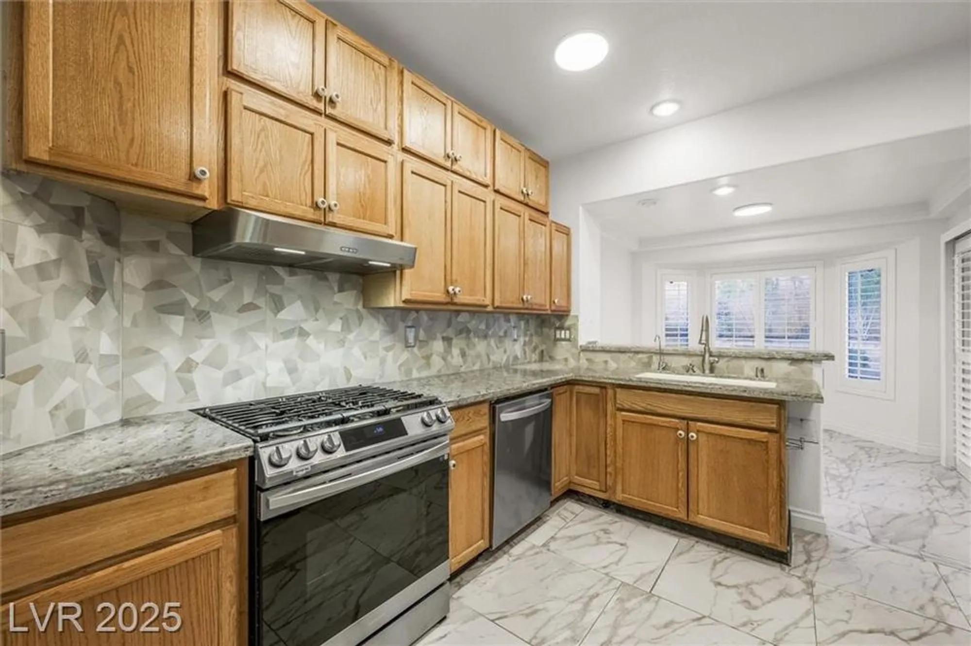 Property Slideshow image 3 of 52 | 2725 byron dr, Las Vegas, NV, 89134
