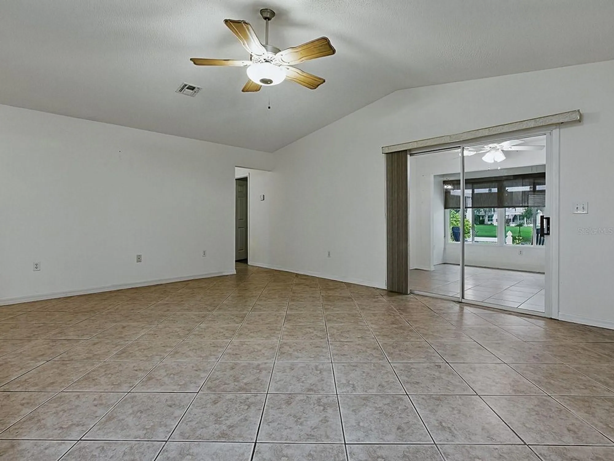 Property Slideshow image 9 of 38 | 409 westwood dr, Leesburg, FL, 34748