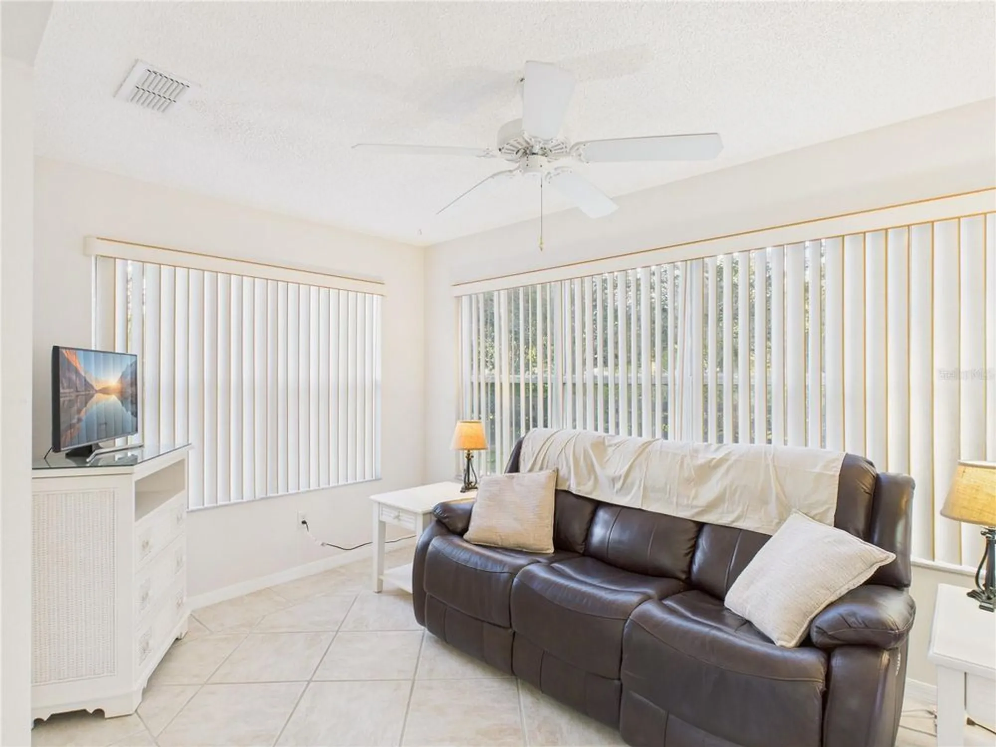 Property Slideshow image 6 of 19 | 2517 privada dr, The Villages, FL, 32162