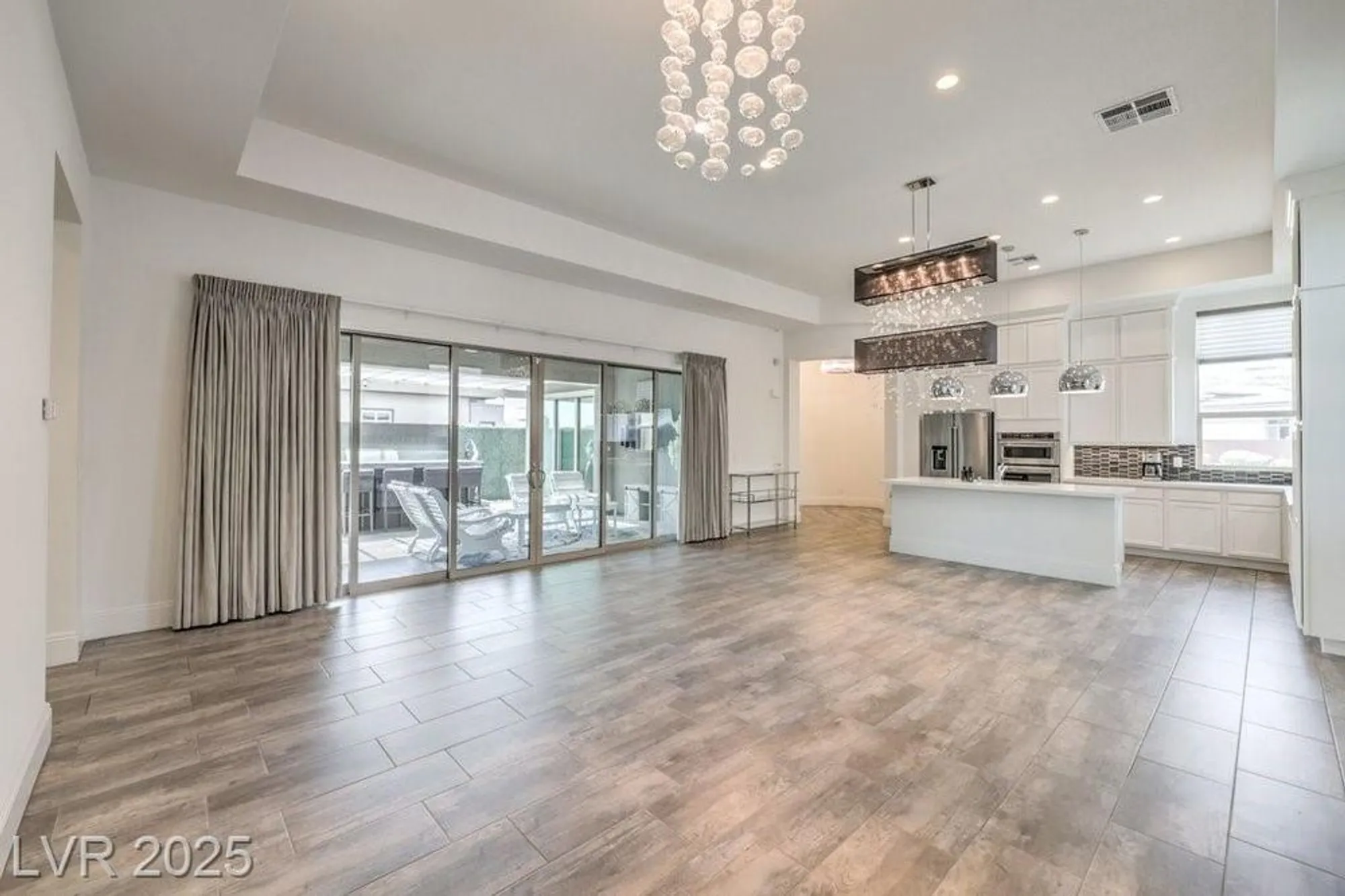 Property Slideshow image 11 of 62 | 9928 regency square ave, Las Vegas, NV, 89148