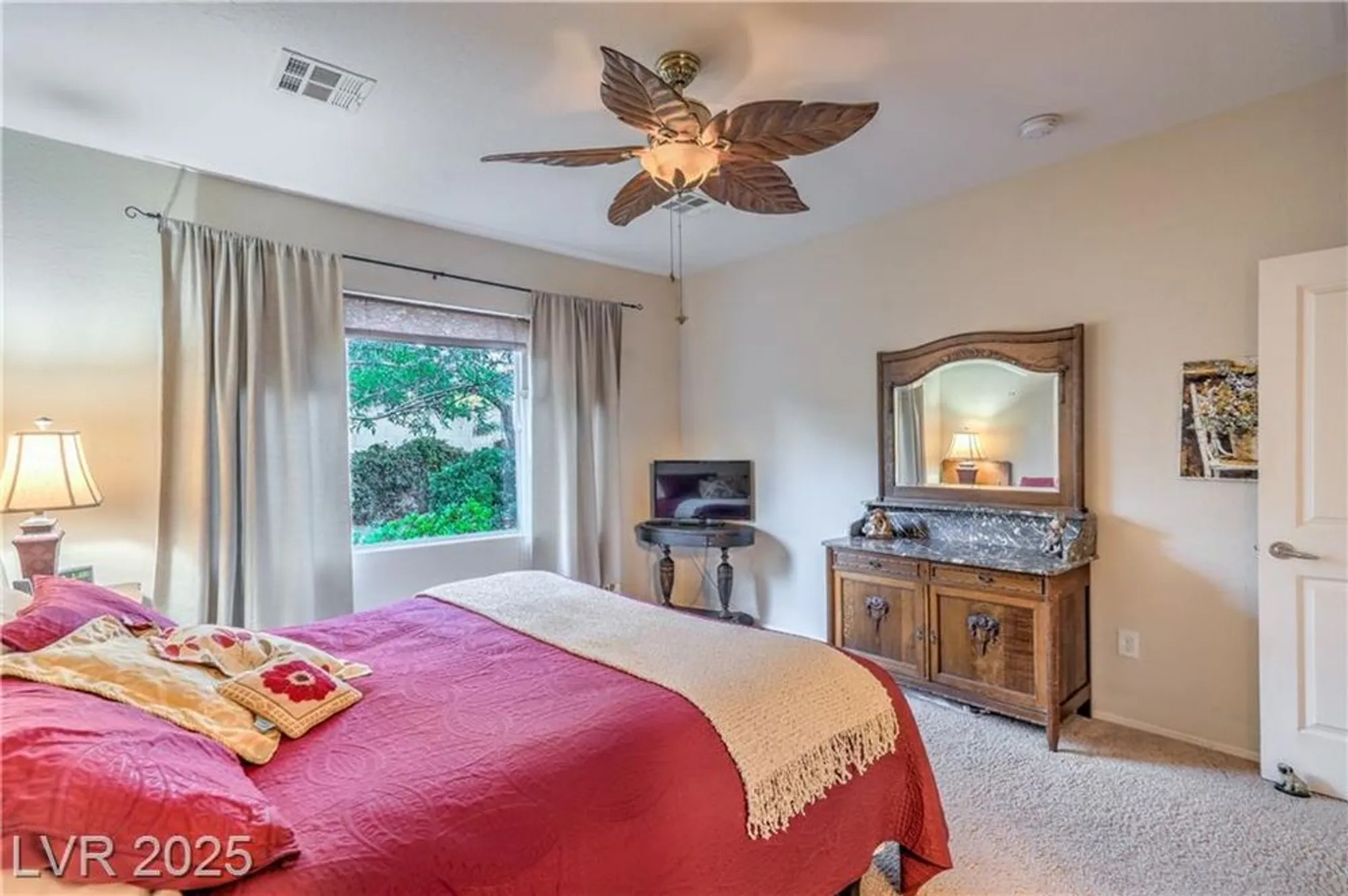 Property Slideshow image 17 of 62 | 2467 moonlight valley ave, Henderson, NV, 89044