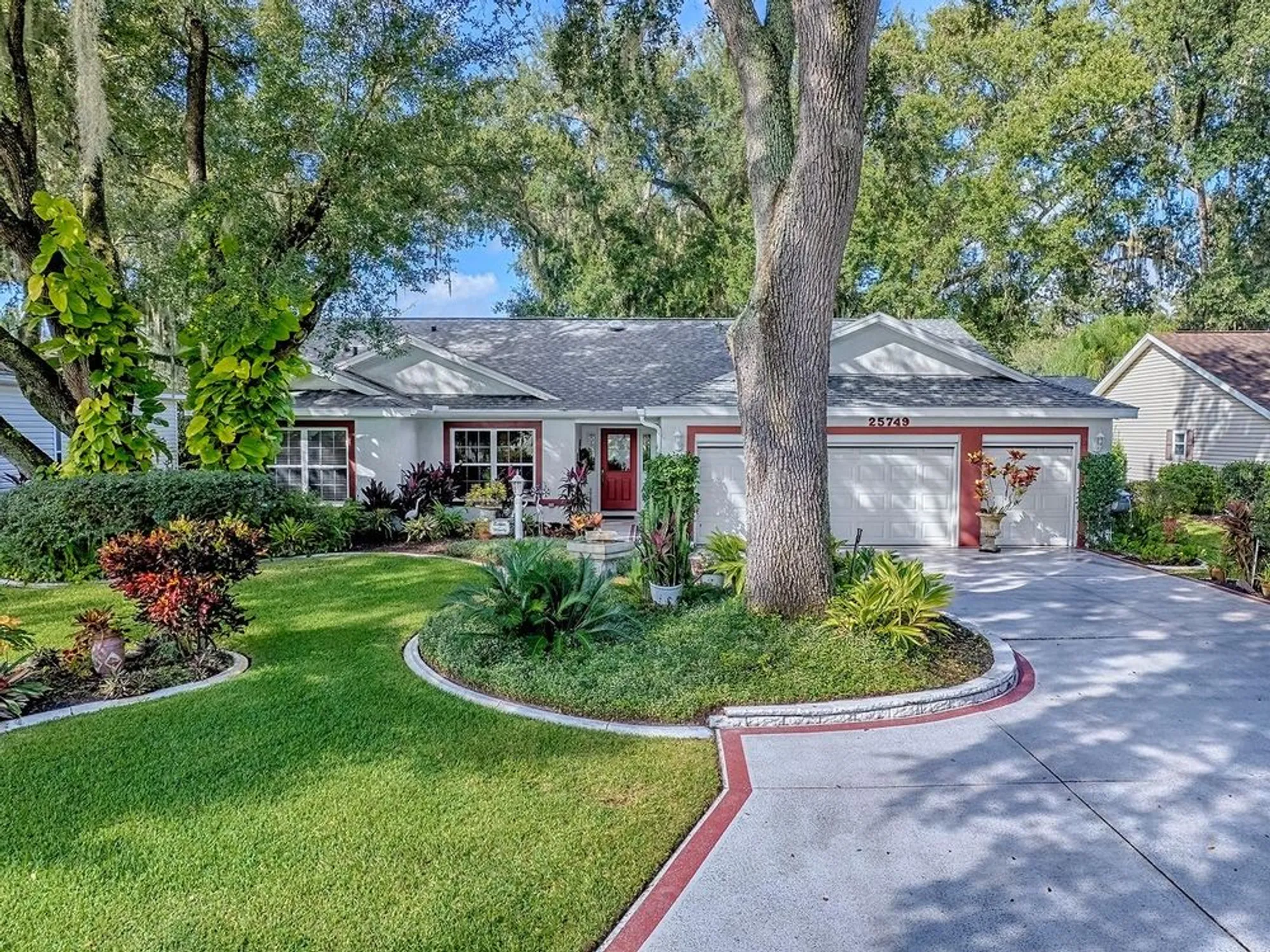 Property Slideshow image 53 of 62 | 25749 whisper oaks rd, Leesburg, FL, 34748