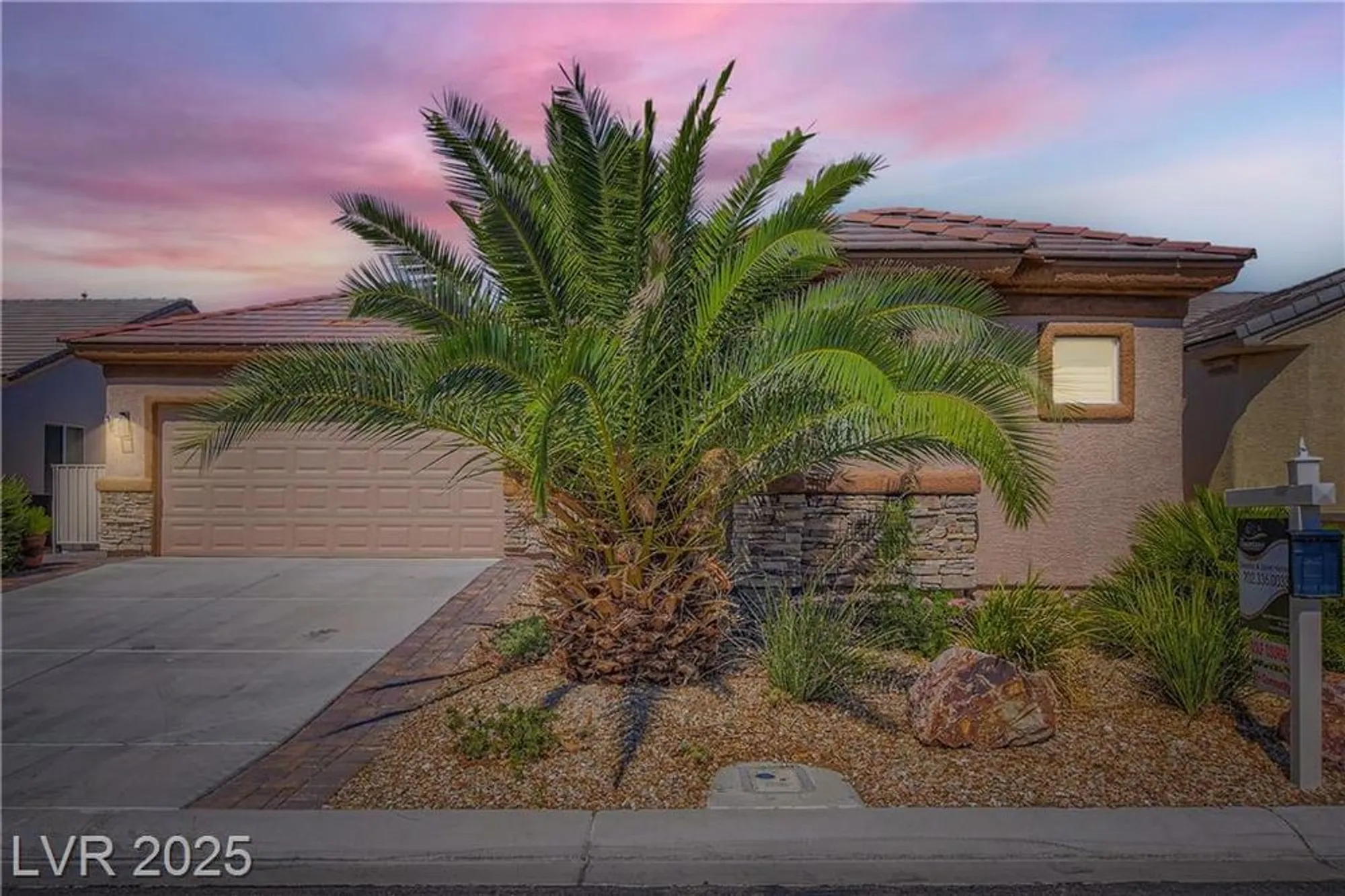 Property Slideshow image 6 of 53 | 7469 crested quail st, North Las Vegas, NV, 89084
