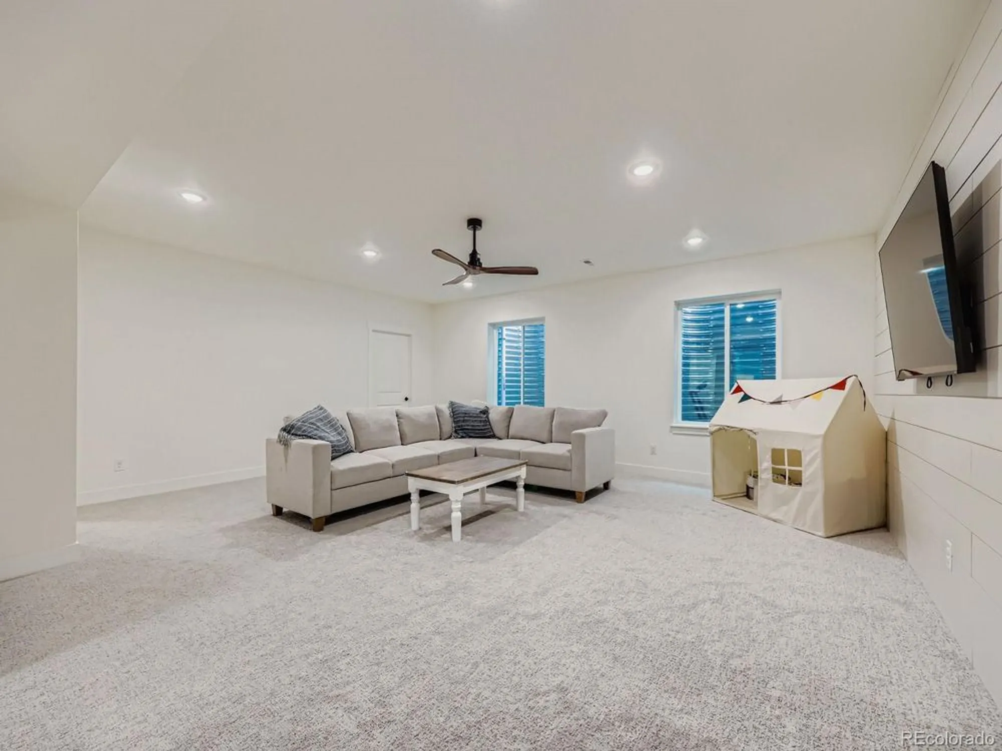 Property Slideshow image 20 of 31 | 4059 happy hollow dr, Castle Rock, CO, 80104