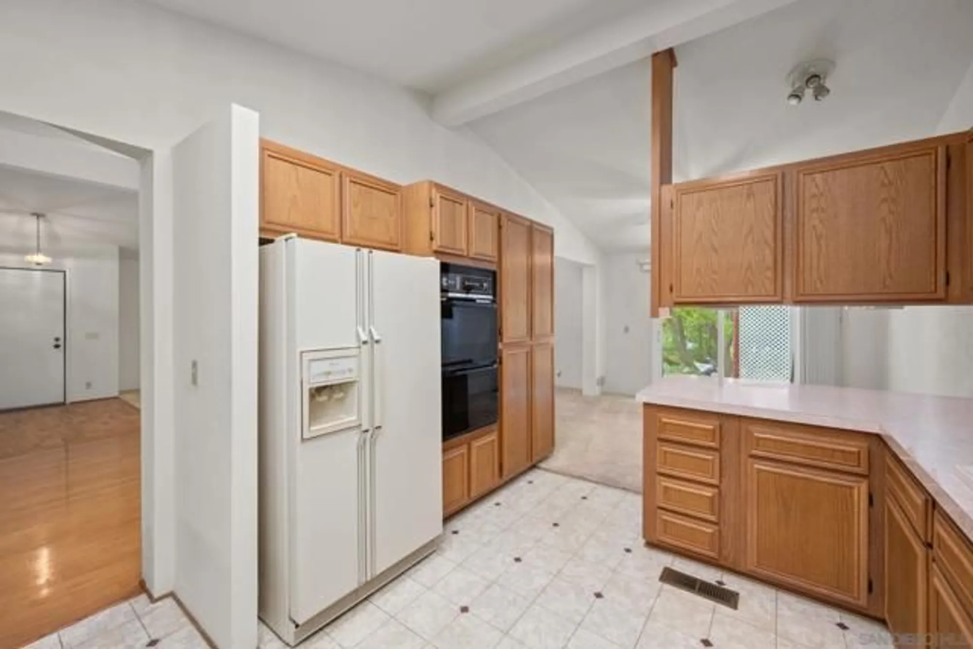 Property Slideshow image 24 of 37 | 4465 topaz ln, Oceanside, CA, 92056