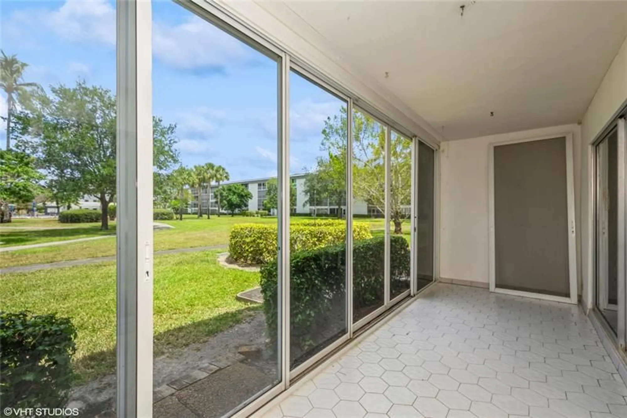Property Slideshow image 27 of 33 | 2805 victoria way d1, Coconut Creek, FL, 33066