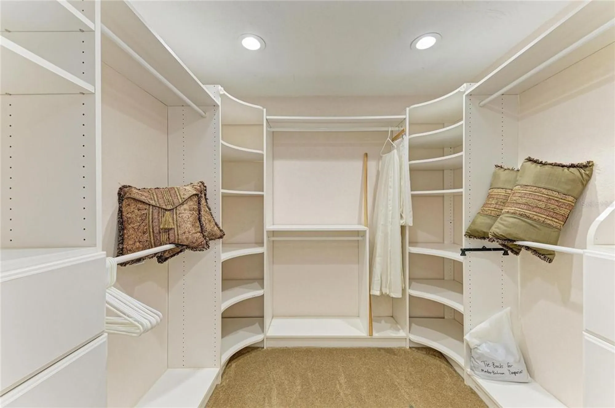 Property Slideshow image 41 of 83 | 5668 country lakes dr, Sarasota, FL, 34243