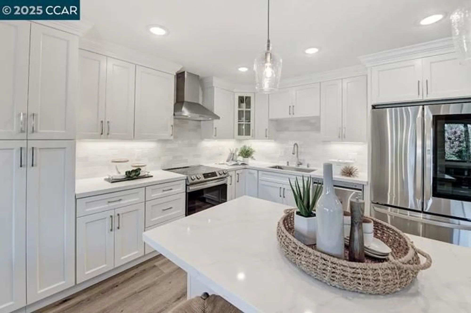 Property Slideshow image 13 of 60 | 1501 canyonwood ct 12, Walnut Creek, CA, 94595