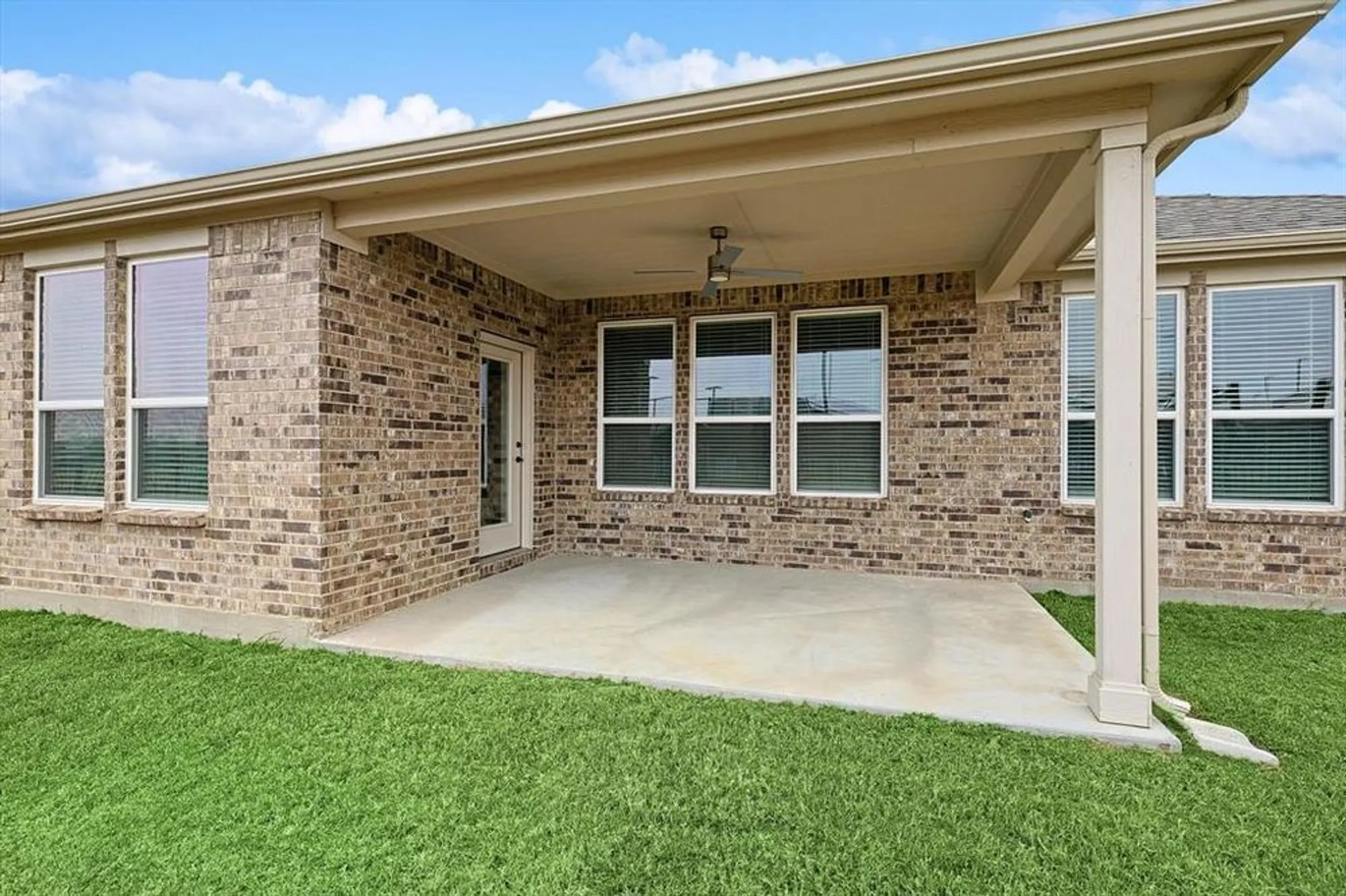Property Slideshow image 29 of 33 | 948 memorial dr, Aubrey, TX, 76227