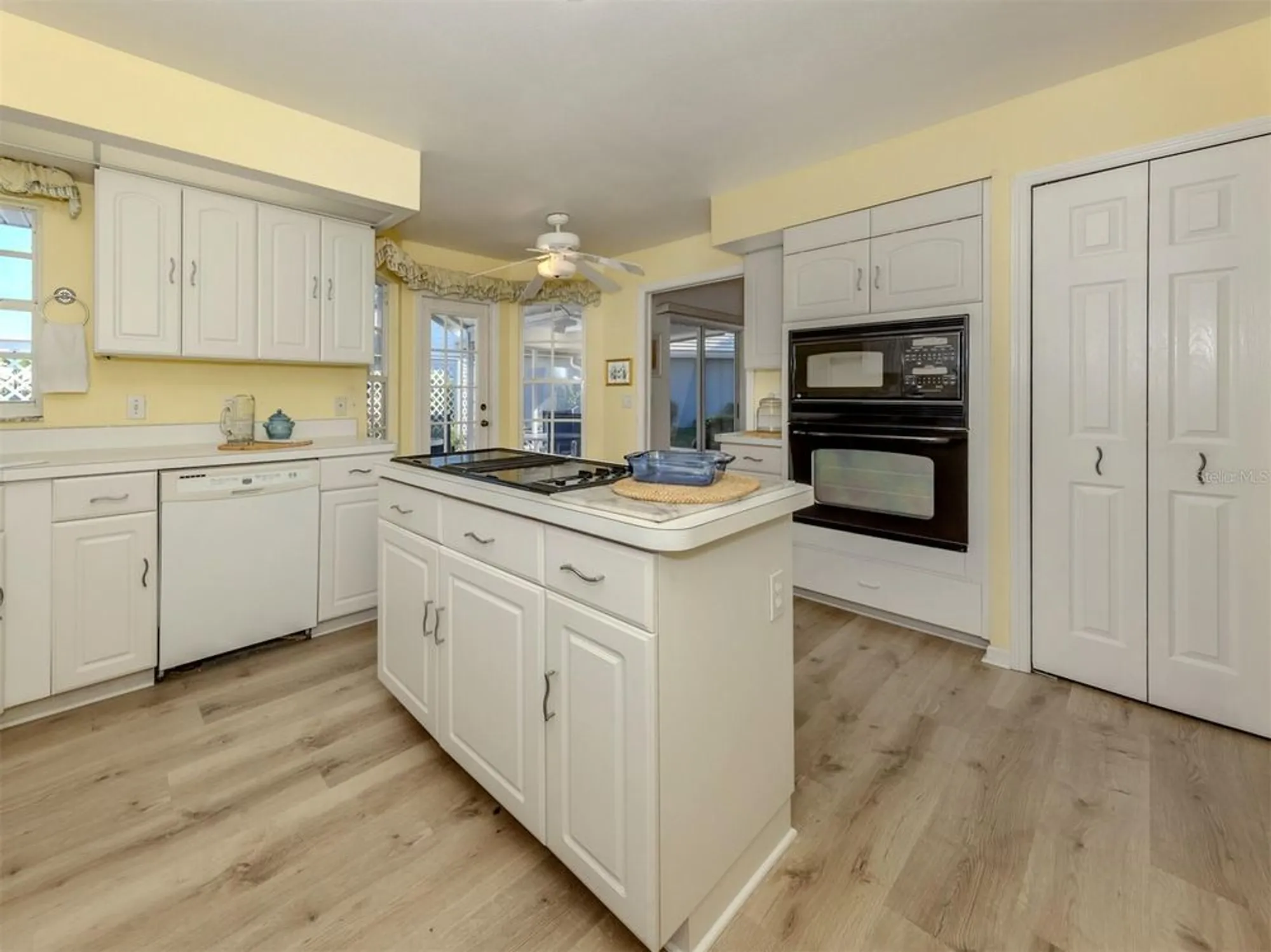 Property Slideshow image 15 of 83 | 503 clubside cir 47, Venice, FL, 34293