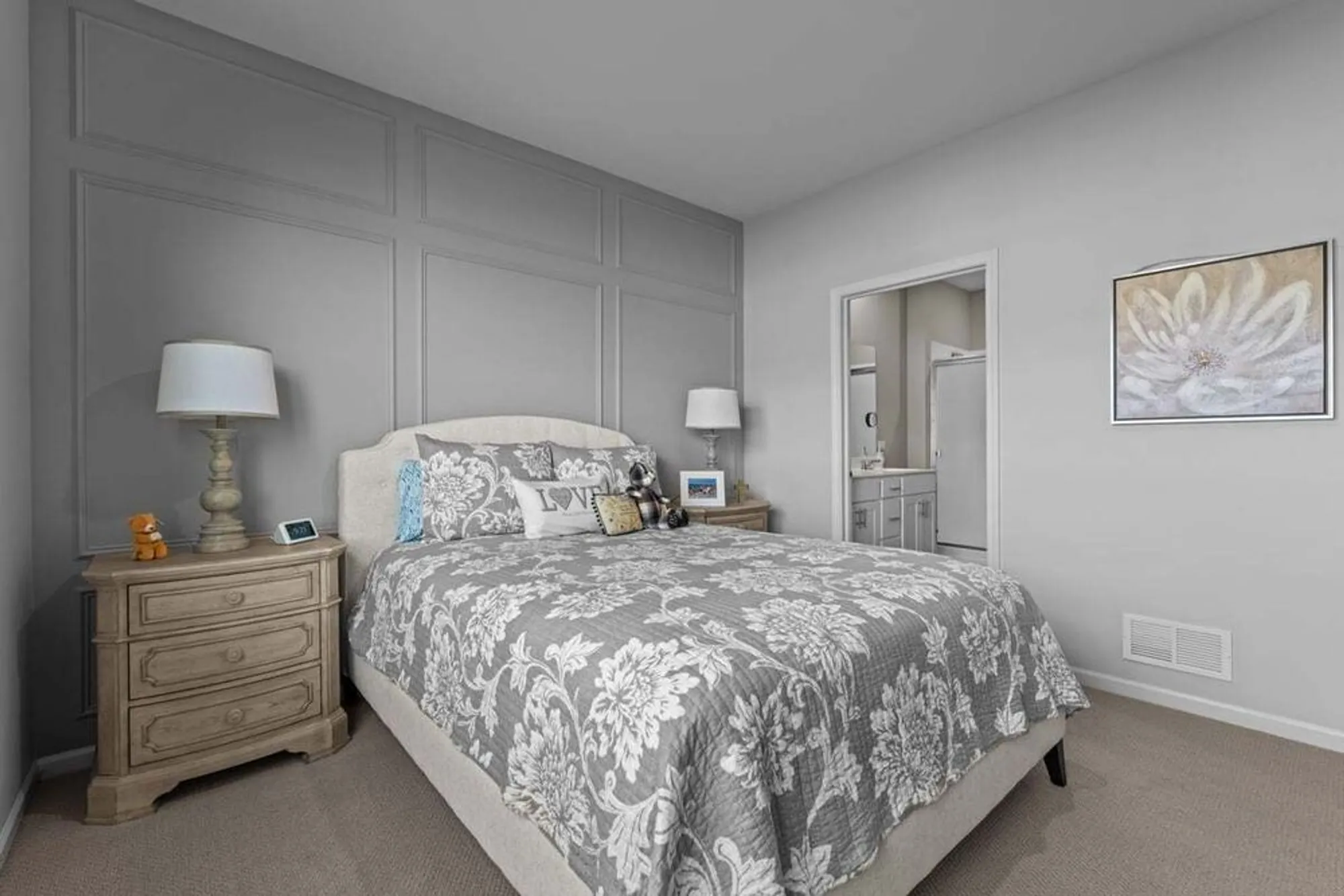 Property Slideshow image 13 of 20 | 273 ridley st, North Aurora, IL, 60542