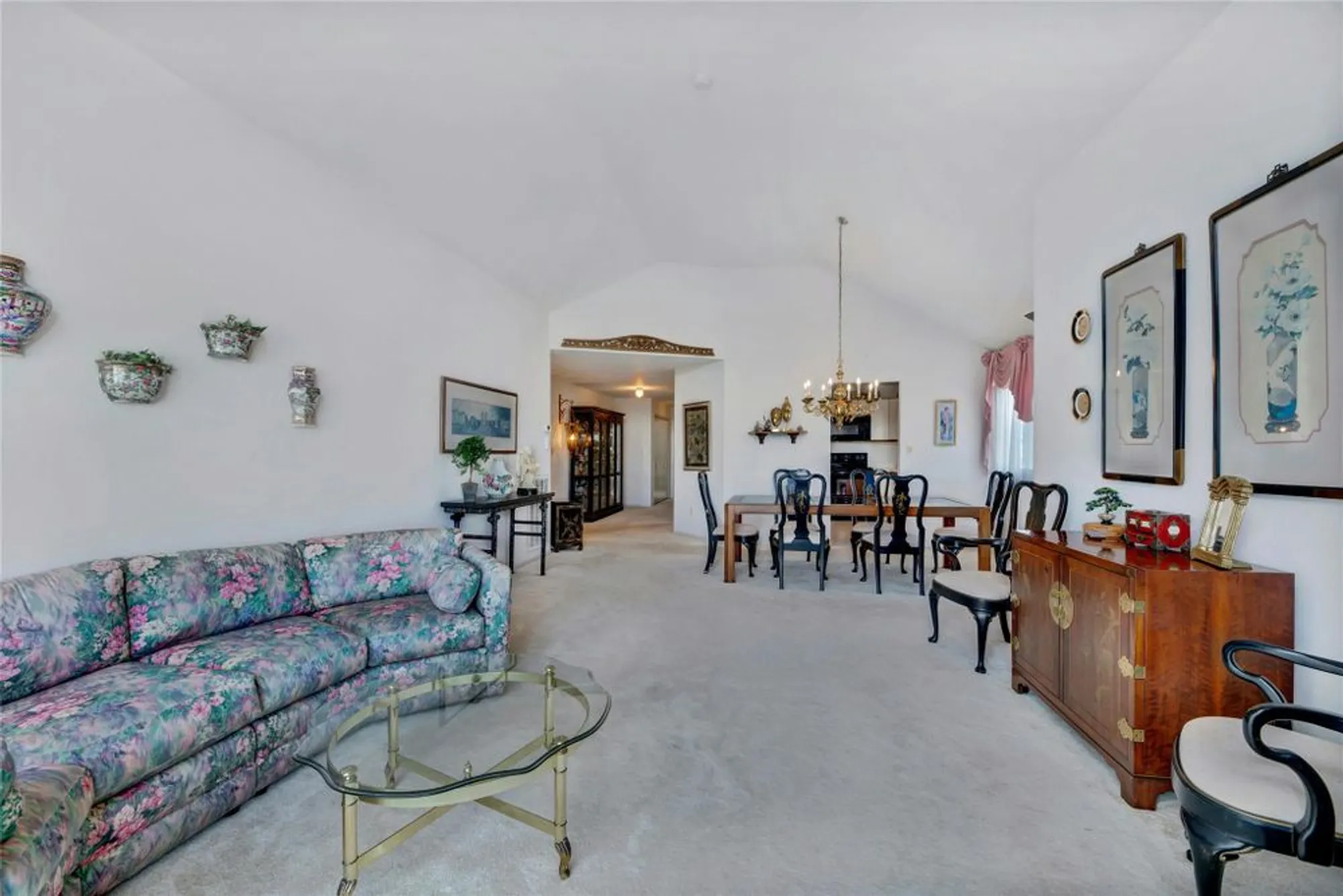 Property Slideshow image 7 of 25 | 107 e midland pond ct, Moriches, NY, 11955