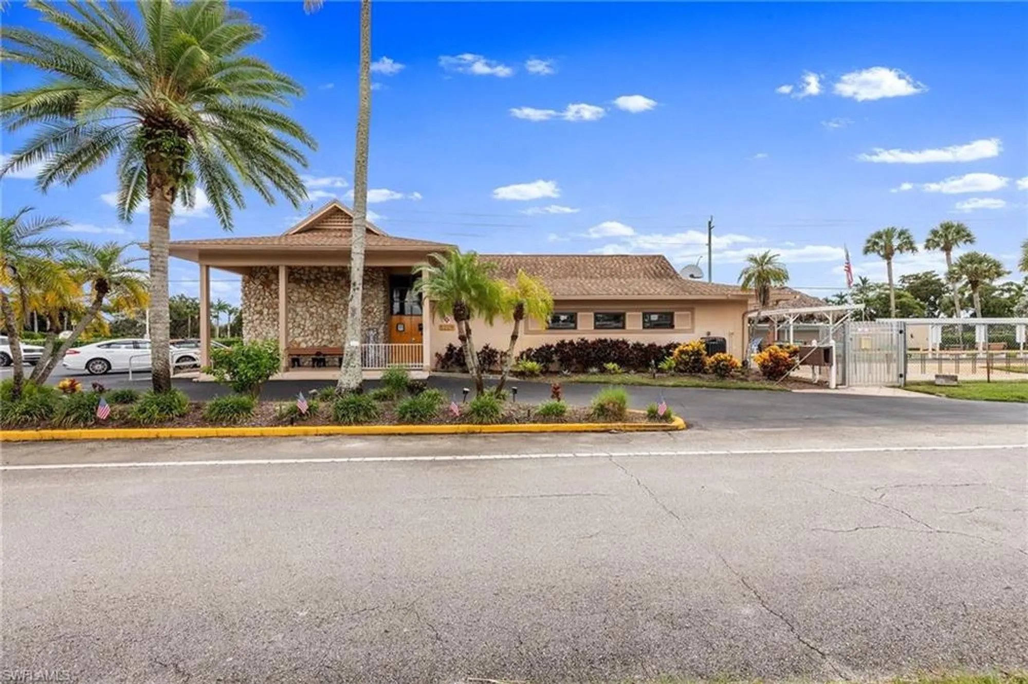 Property Slideshow image 29 of 40 | 16 san remo cir, Naples, FL, 34112