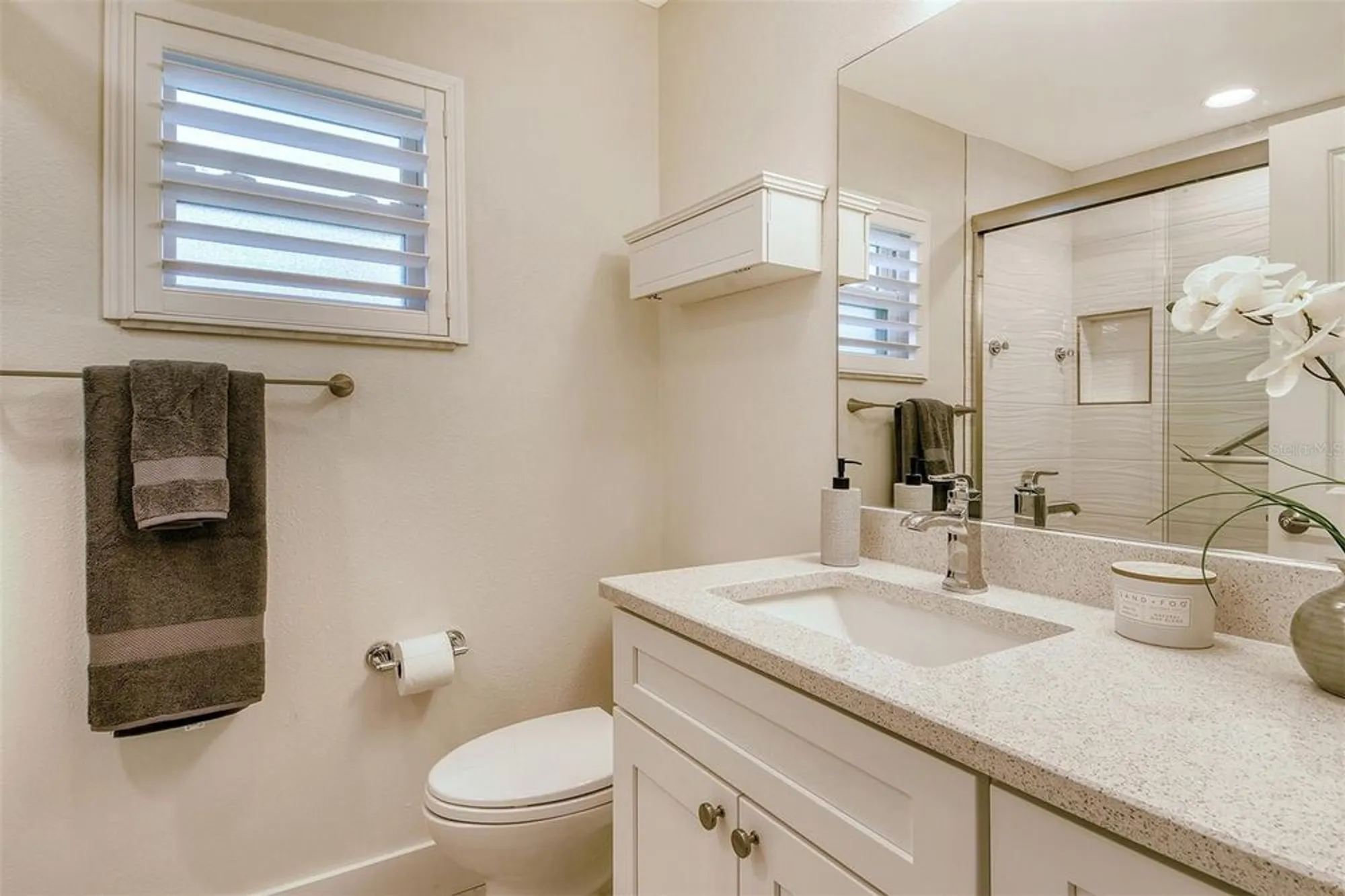 Property Slideshow image 29 of 65 | 119 whispering sands cir # v36, Sarasota, FL, 34242