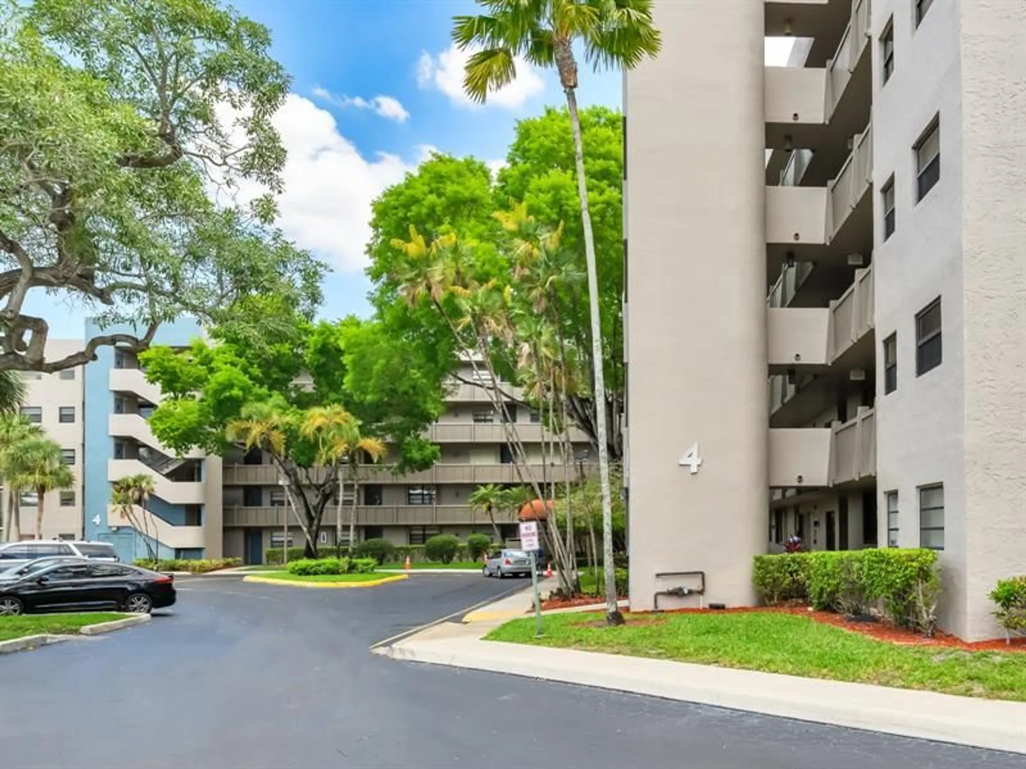 Property Slideshow image 5 of 51 | 1101 colony point cir 422, Pembroke Pines, FL, 33026