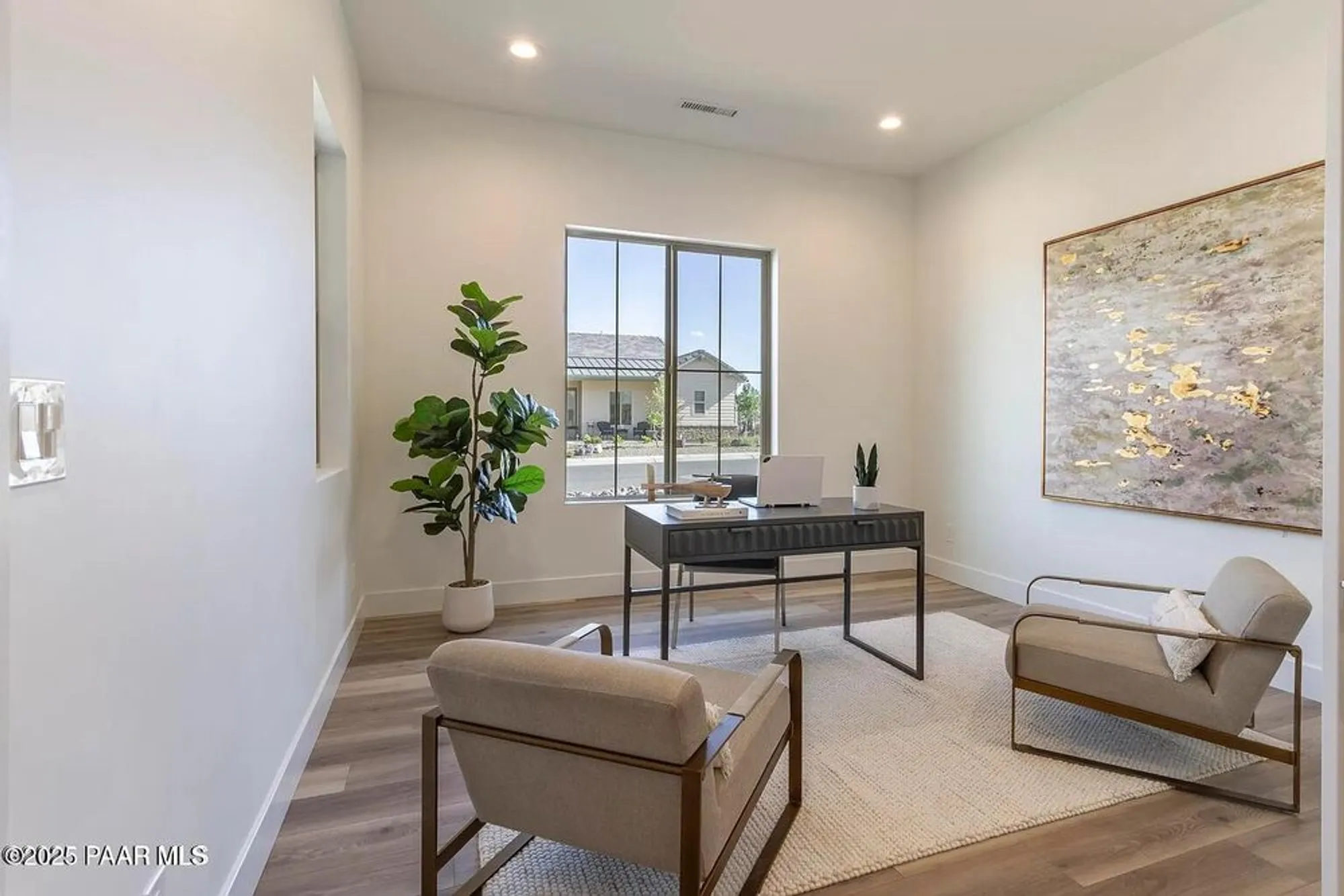Property Slideshow image 9 of 12 | 1124 s lakeview dr, Prescott, AZ, 86301