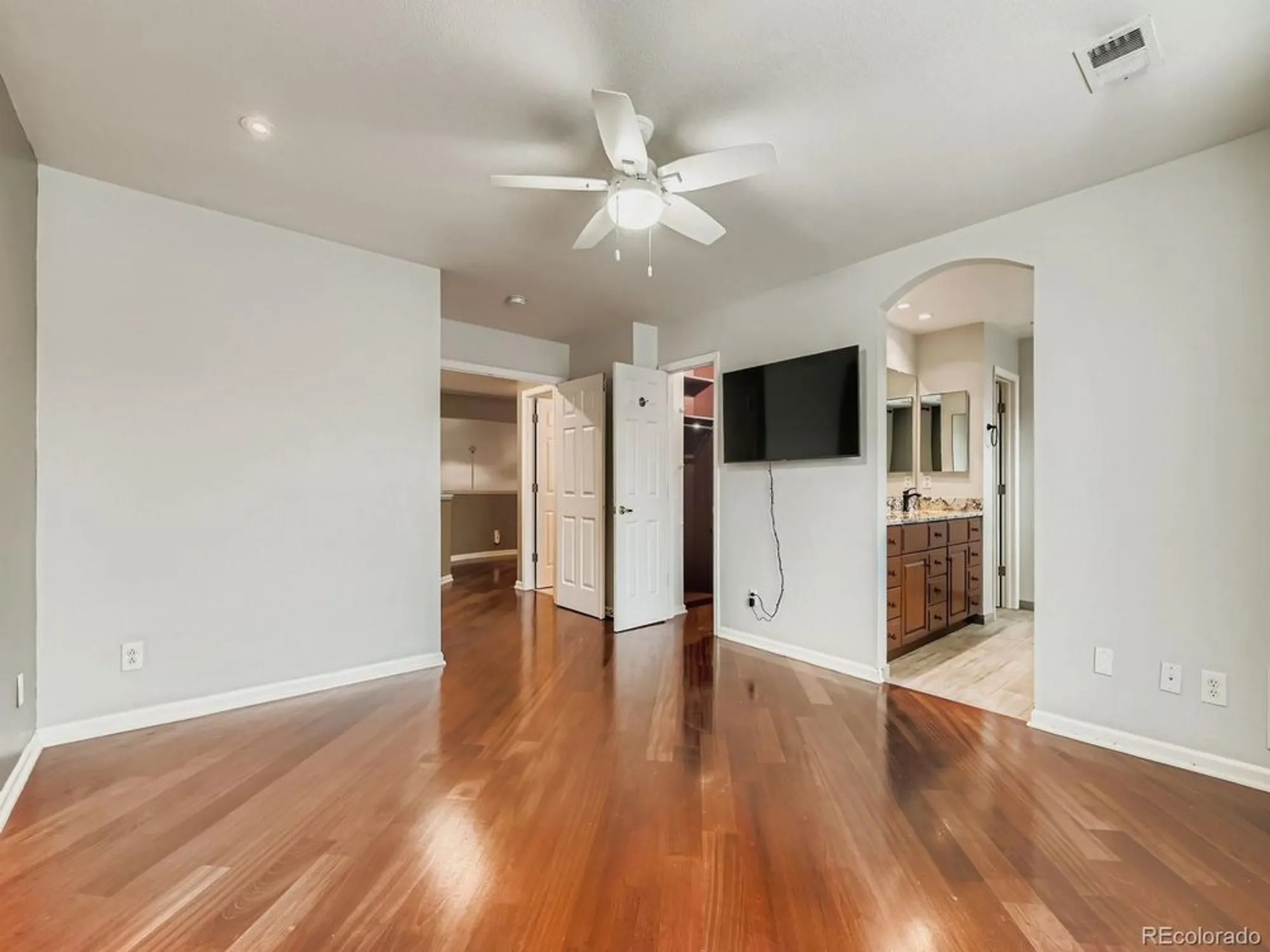 Property Slideshow image 15 of 37 | 2712 w greens pl, Littleton, CO, 80123