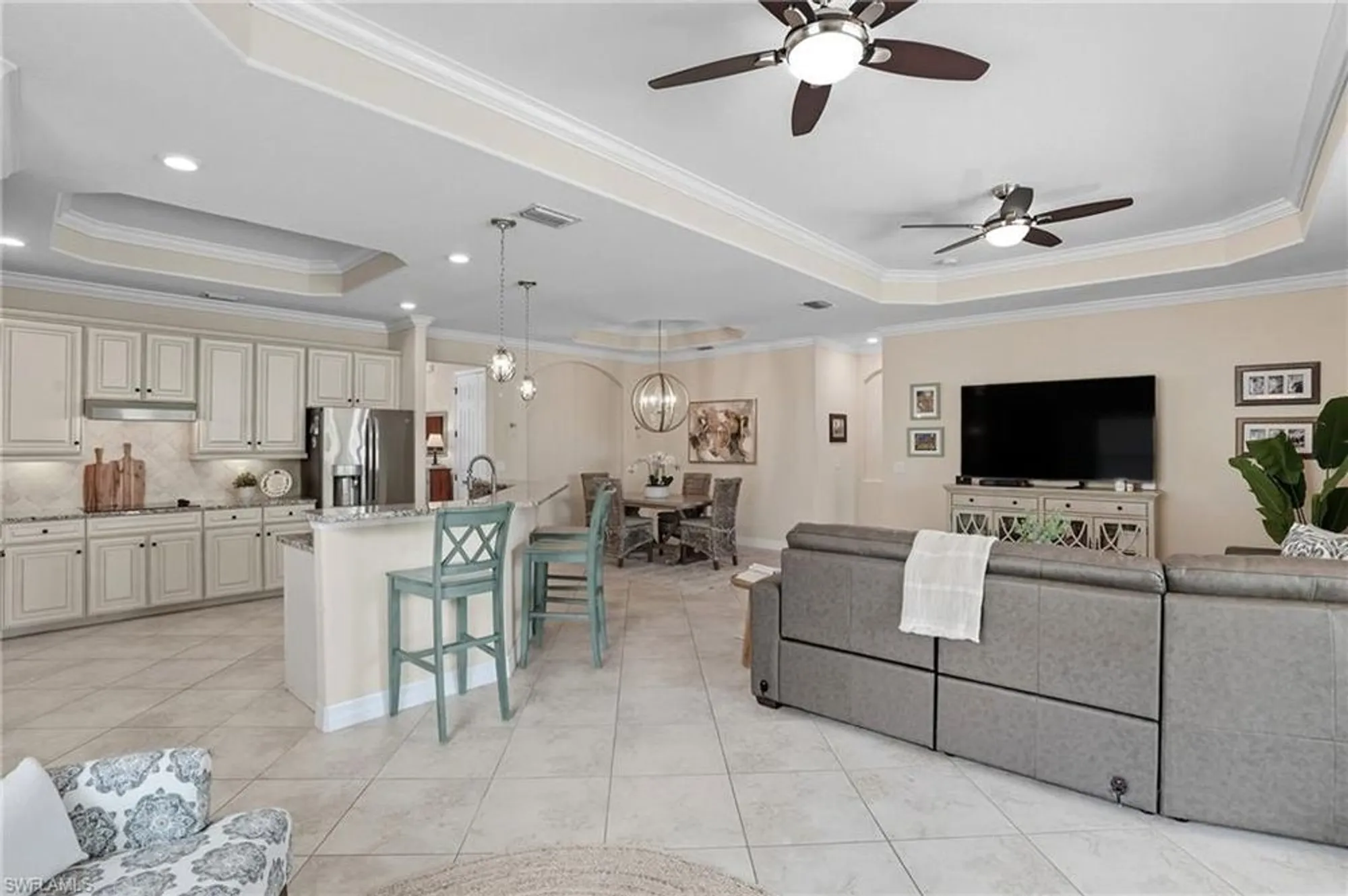 Property Slideshow image 7 of 50 | 28135 edenderry ct, Bonita Springs, FL, 34135