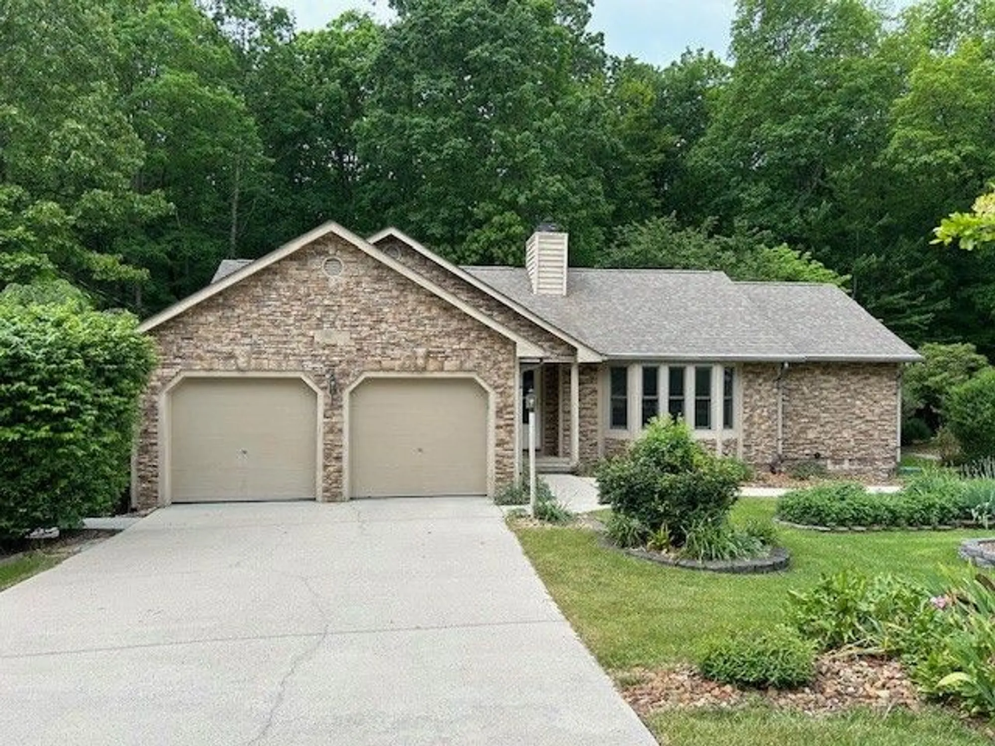 Property Slideshow image 2 of 20 | 142 cromwell ln, Crossville, TN, 38558