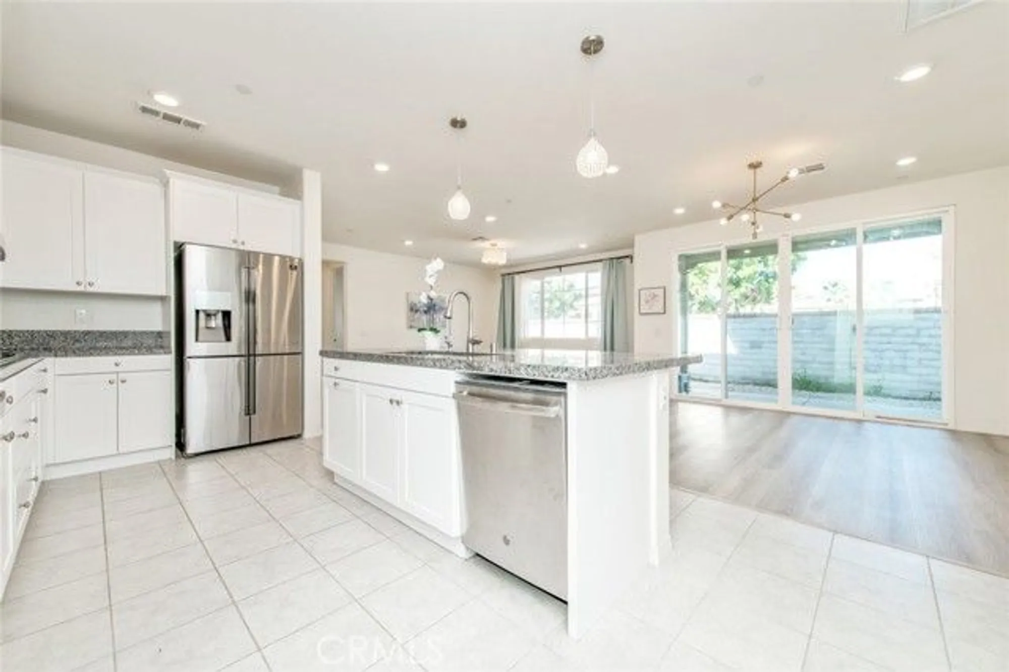 Property Slideshow image 10 of 50 | 4522 s afton privado, Ontario, CA, 91761