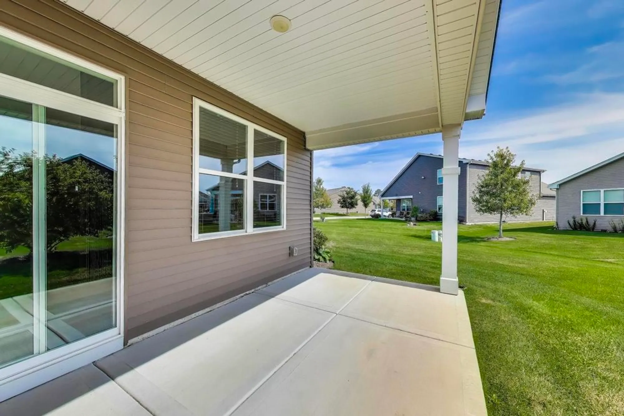 Property Slideshow image 26 of 30 | 2358 cannon dr, Pingree Grove, IL, 60140