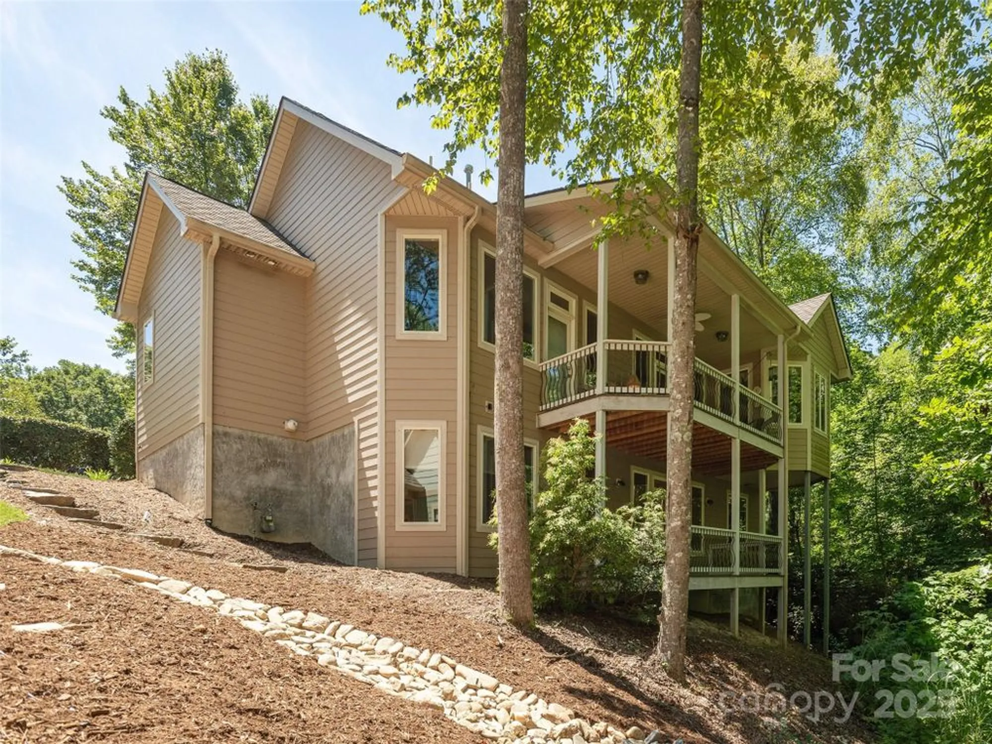 Property Slideshow image 36 of 44 | 17 high park ct, Hendersonville, NC, 28791