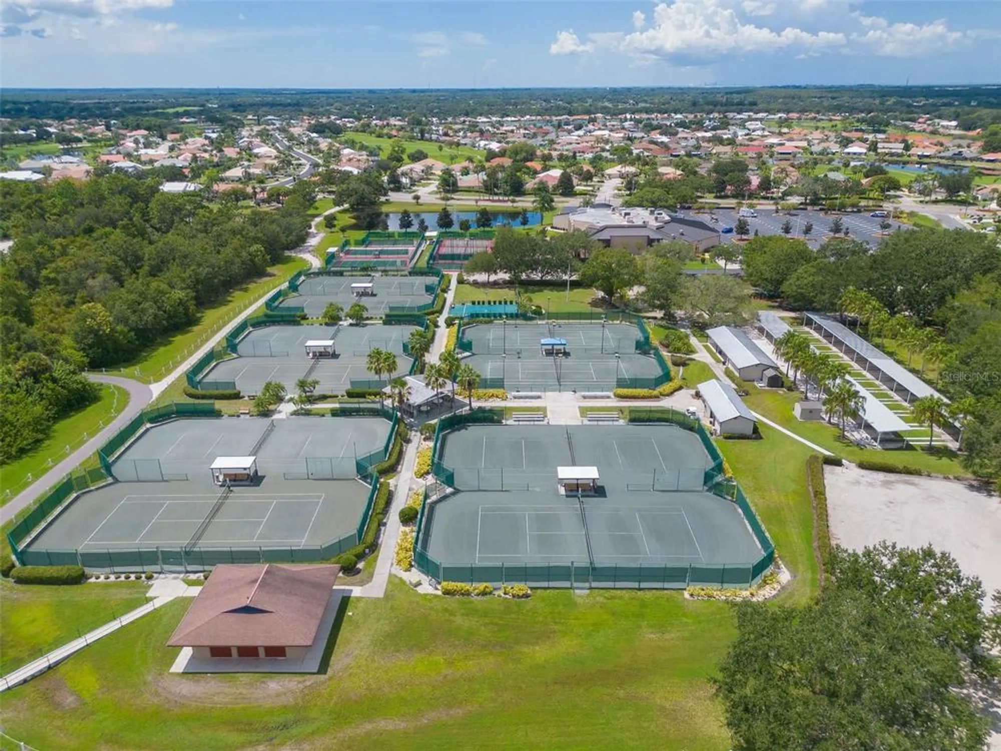 Property Slideshow image 54 of 57 | 712 chipper dr, Sun City Center, FL, 33573