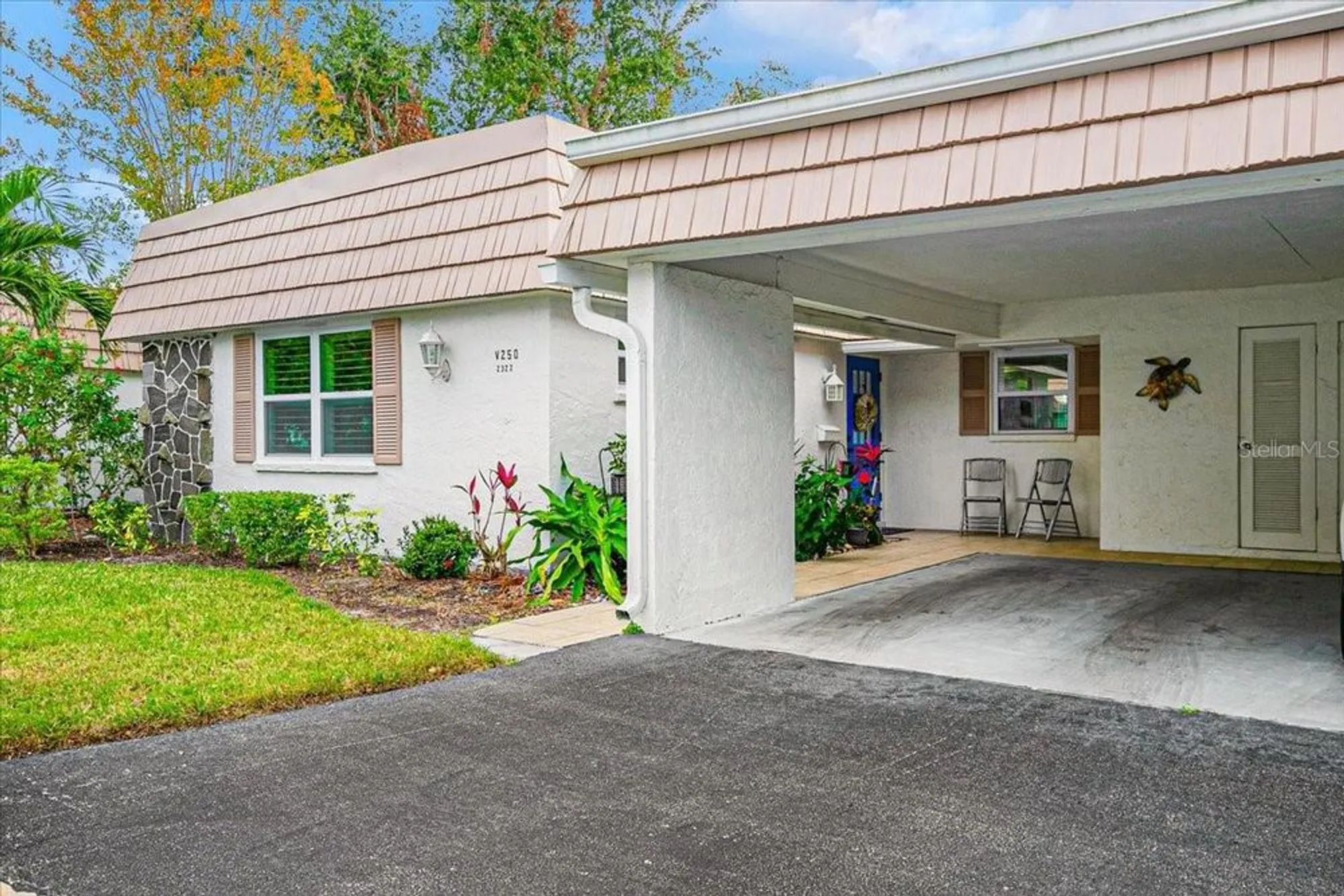 Property Slideshow image 29 of 43 | 2322 riverbluff pkwy # v250, Sarasota, FL, 34231