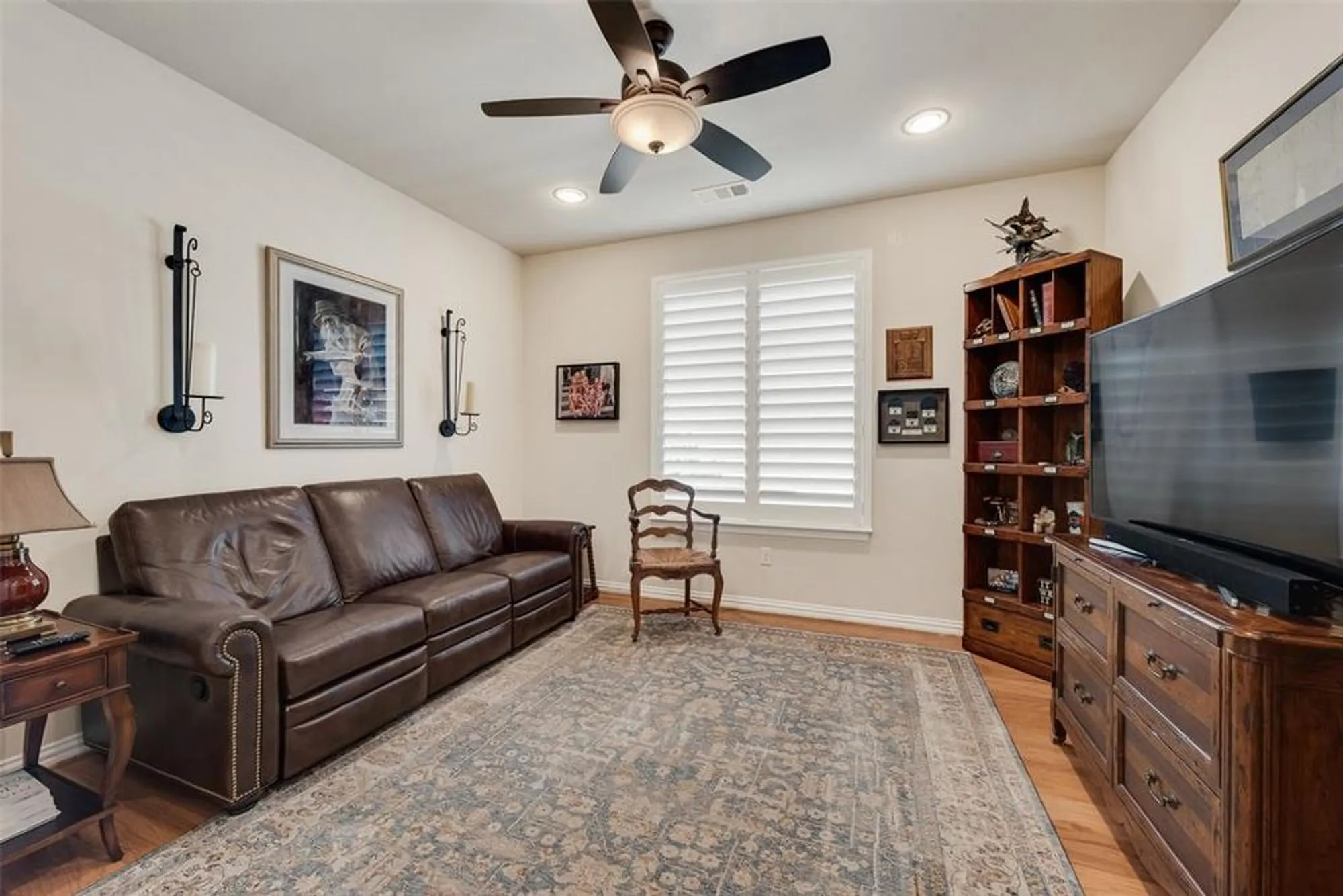 Property Slideshow image 12 of 32 | 11532 southerland dr, Denton, TX, 76207
