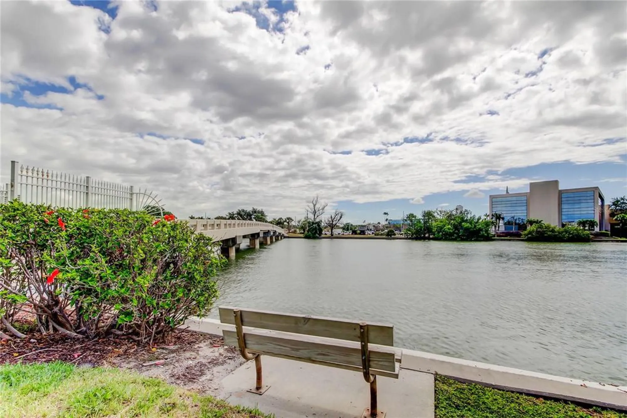 Property Slideshow image 7 of 45 | 7425 bay island dr 203, South Pasadena, FL, 33707