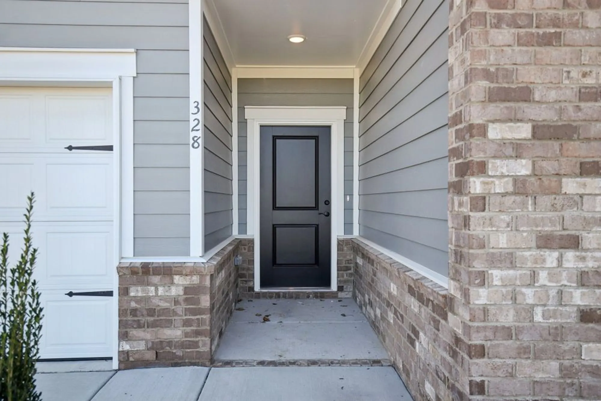 Property Slideshow image 4 of 54 | 328 stonehaus cir, Antioch, TN, 37013