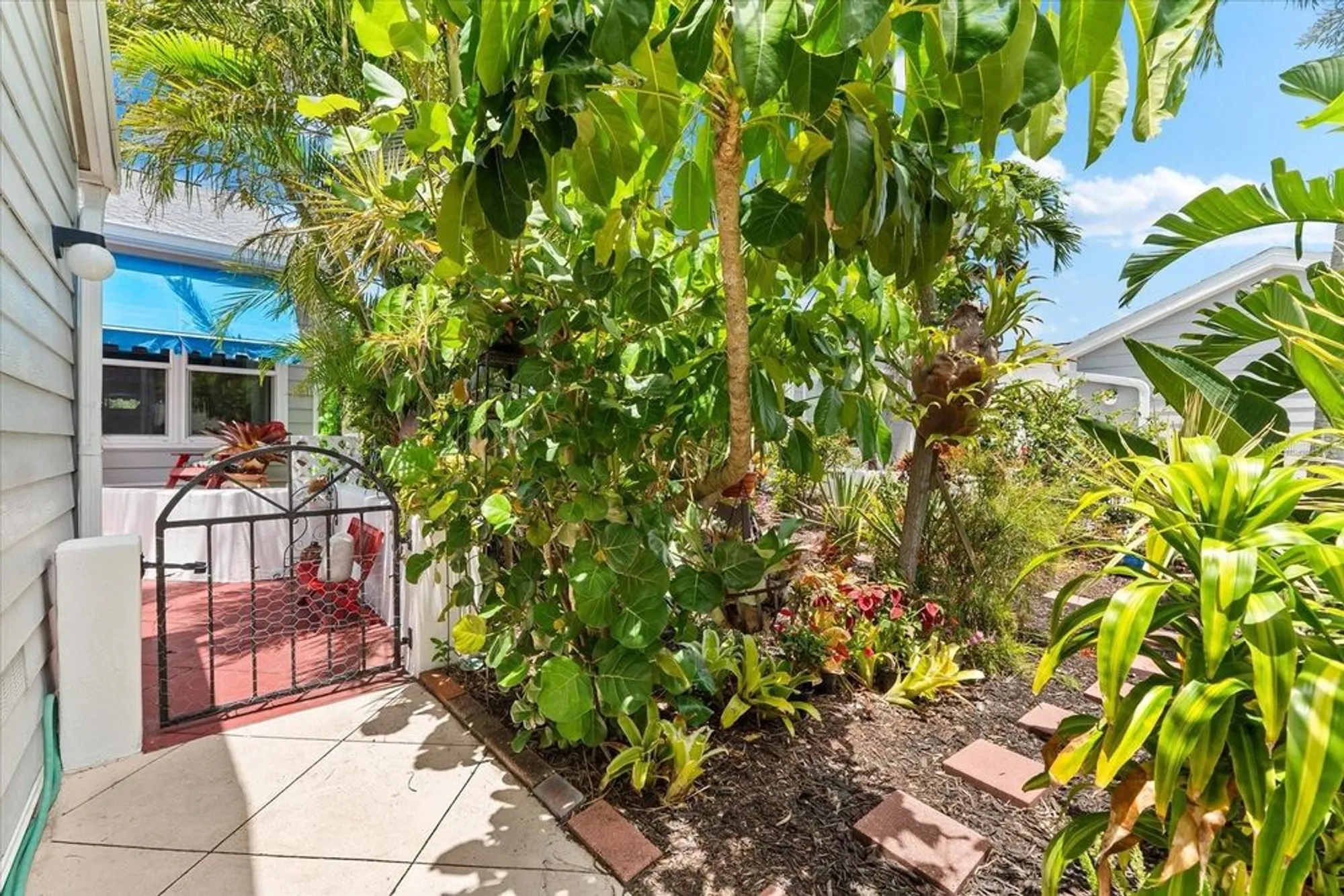 Property Slideshow image 12 of 69 | 1312 perico point cir, Bradenton, FL, 34209