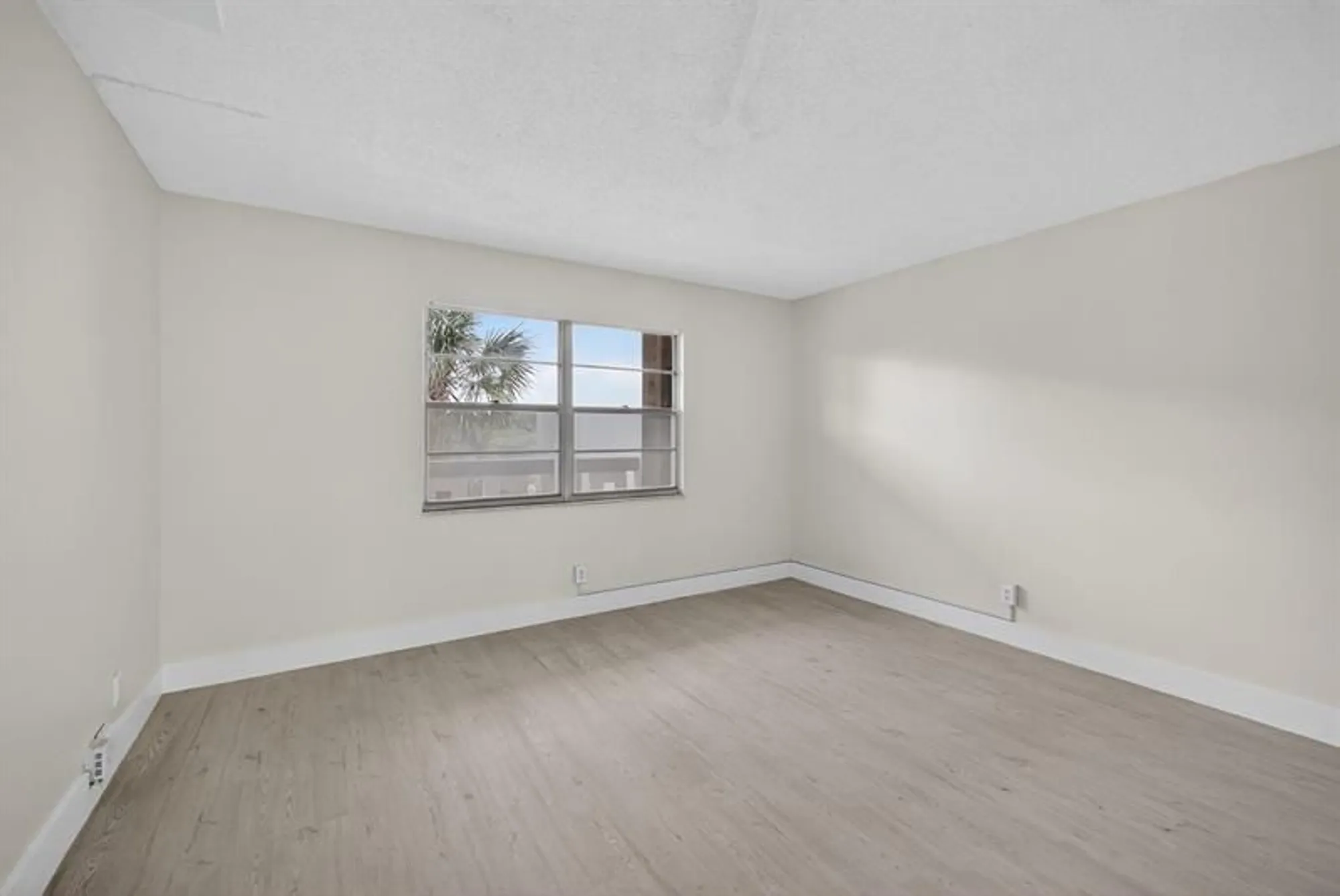 Property Slideshow image 11 of 24 | 2902 victoria cir g3, Coconut Creek, FL, 33066