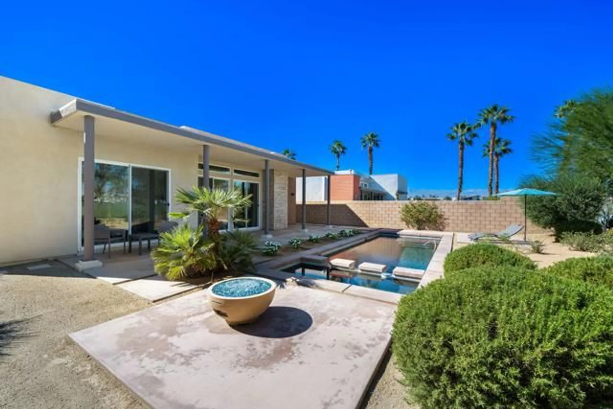 Property Slideshow image 32 of 48 | 730 equinox way, Palm Springs, CA, 92262