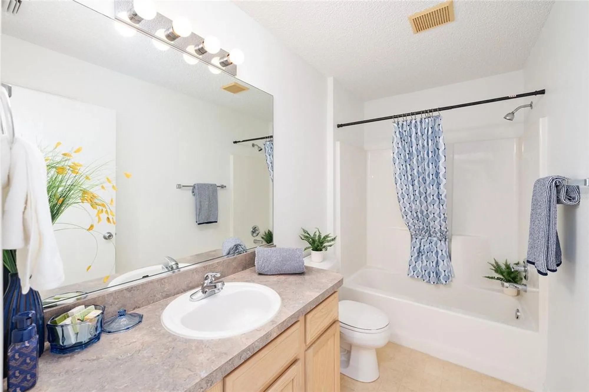 Property Slideshow image 28 of 57 | 8065 se 175th columbia pl, The Villages, FL, 32162