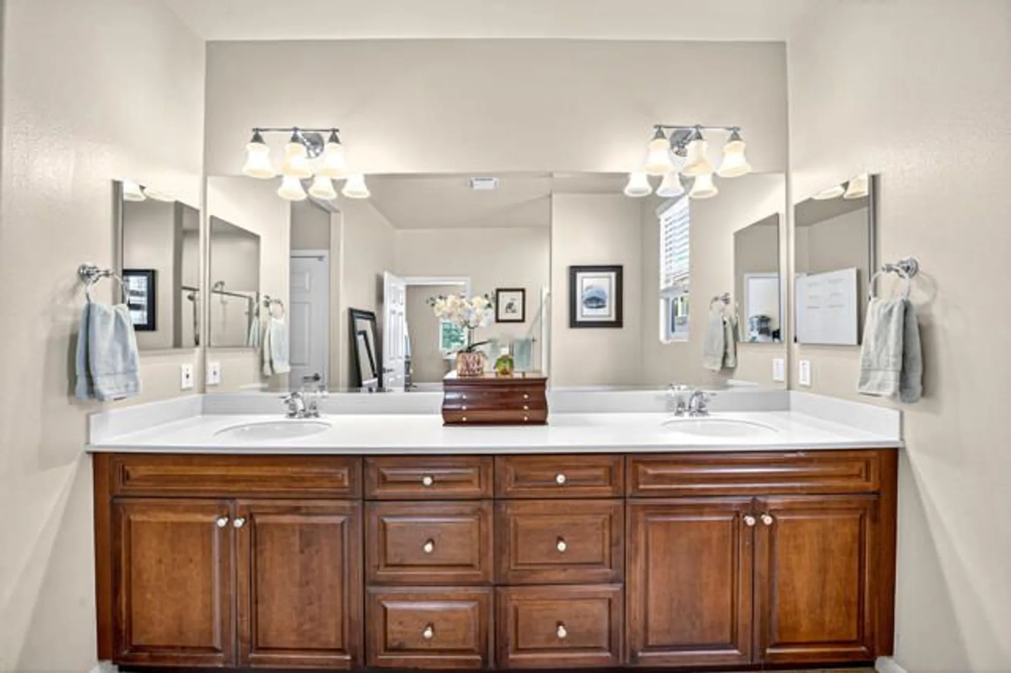 Property Slideshow image 23 of 66 | 39492 camino piscina, Indio, CA, 92203