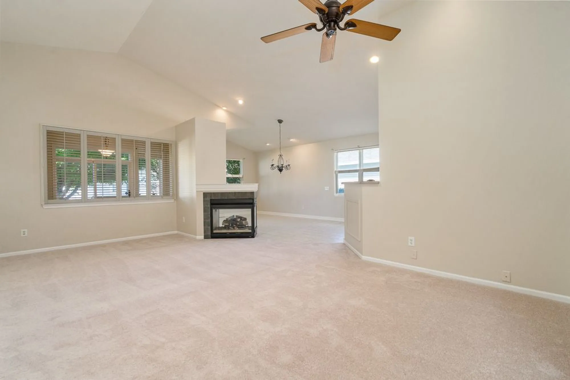 Property Slideshow image 8 of 39 | 1611 benzie cir, Romeoville, IL, 60446