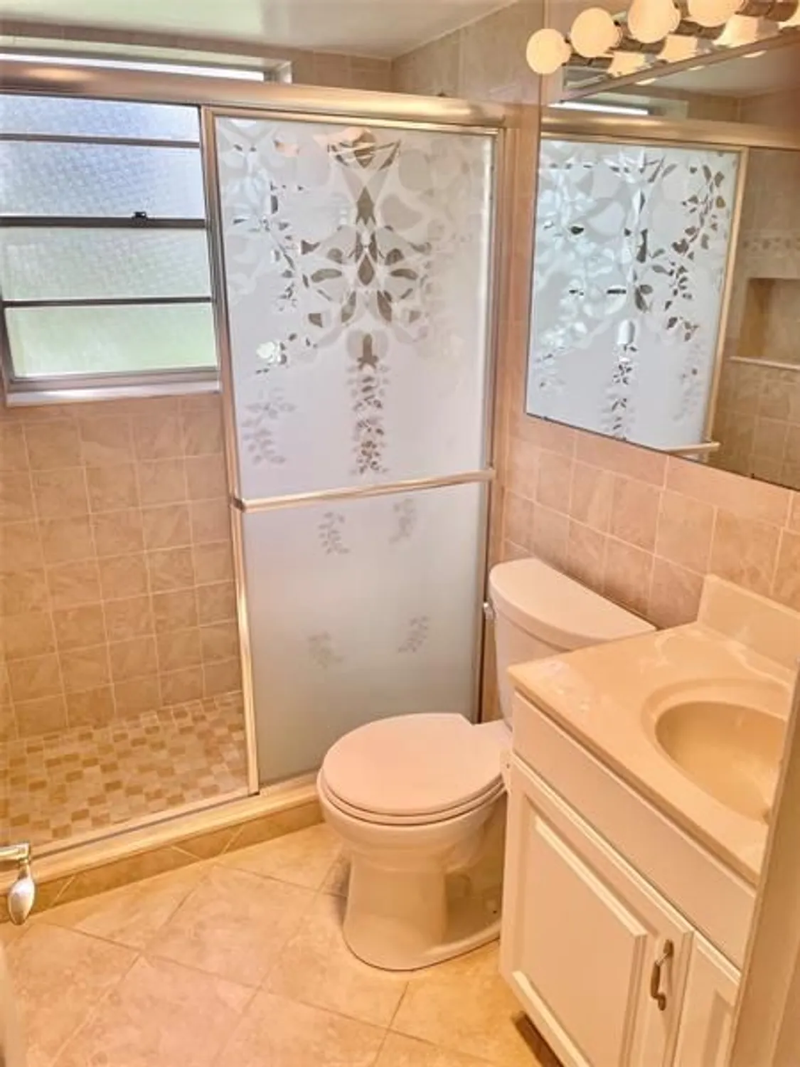 Property Slideshow image 13 of 64 | 40 keswick b # 40, Deerfield Beach, FL, 33442