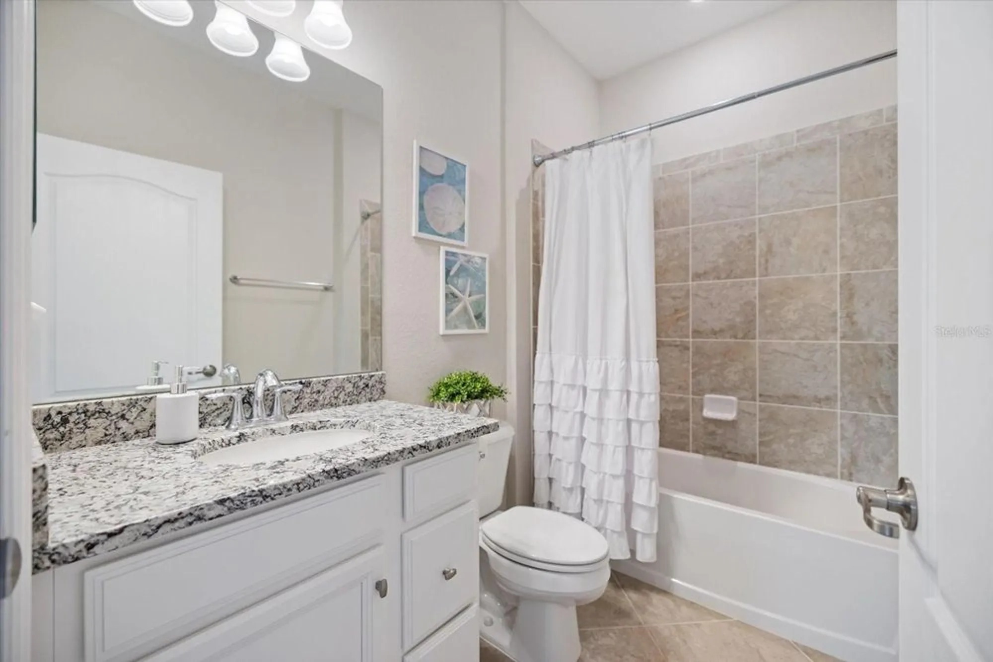 Property Slideshow image 33 of 65 | 10209 fiddlewood dr, Venice, FL, 34293