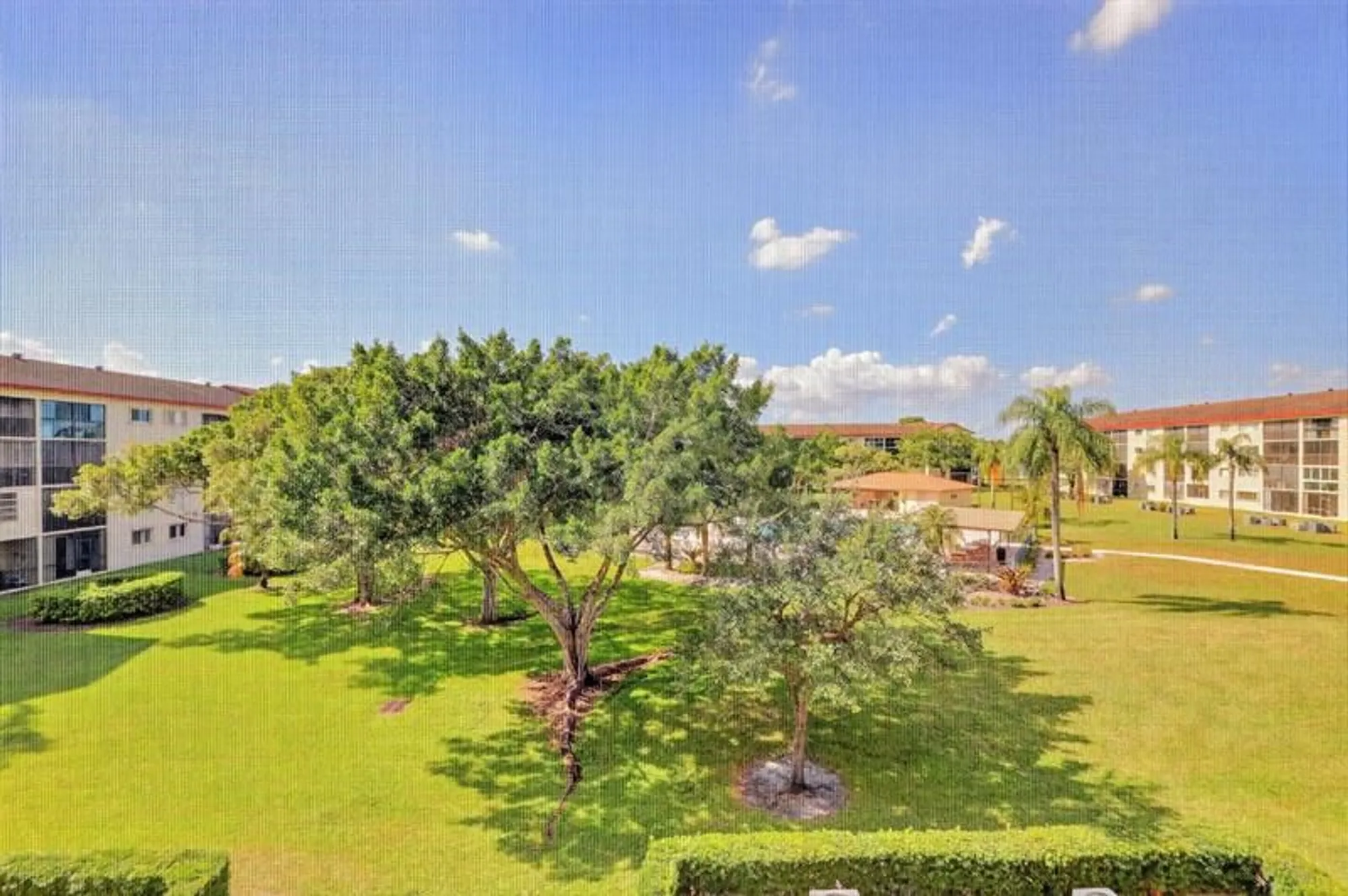 Property Slideshow image 1 of 39 | 1600 sw 127th way, Pembroke Pines, FL, 33027