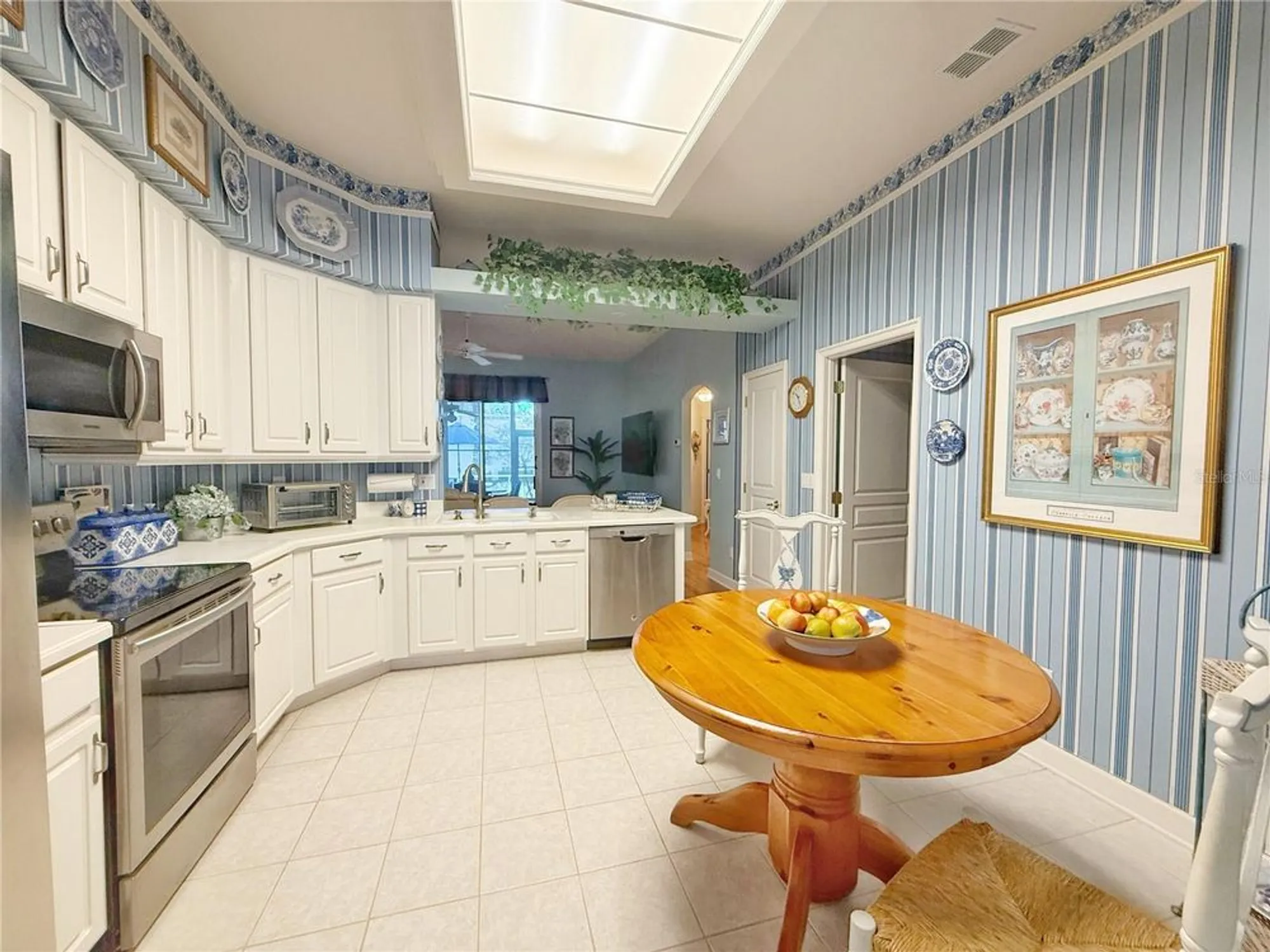 Property Slideshow image 12 of 54 | 2134 saint ives ct, Clermont, FL, 34711