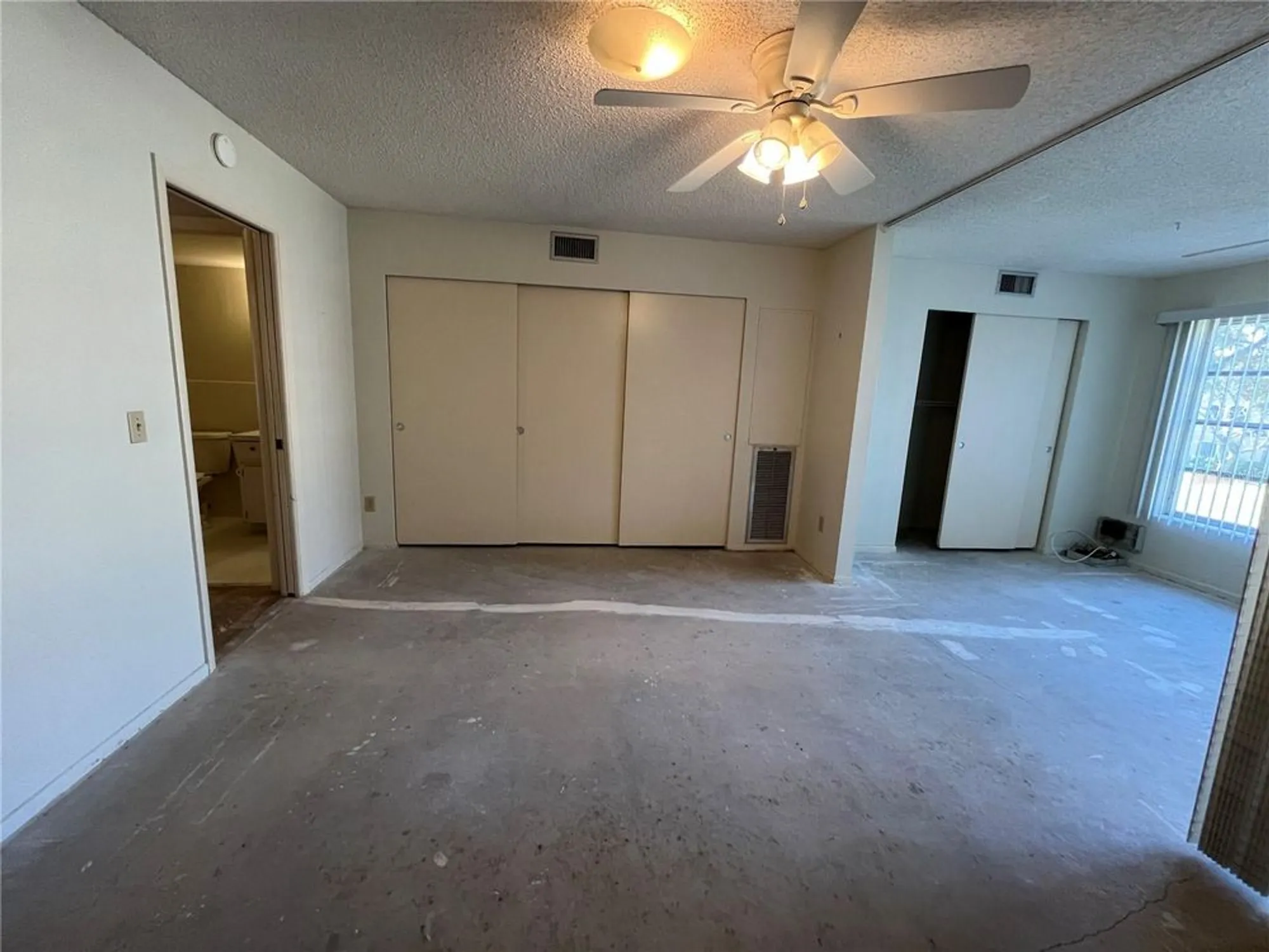 Property Slideshow image 12 of 36 | 2100 world parkway blvd apt 56, Clearwater, FL, 33763