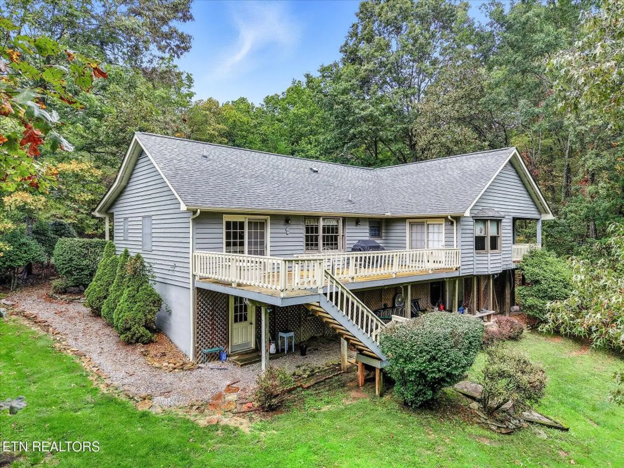 Property Slideshow image 2 of 44 | 34 beachwood ln, Crossville, TN, 38558