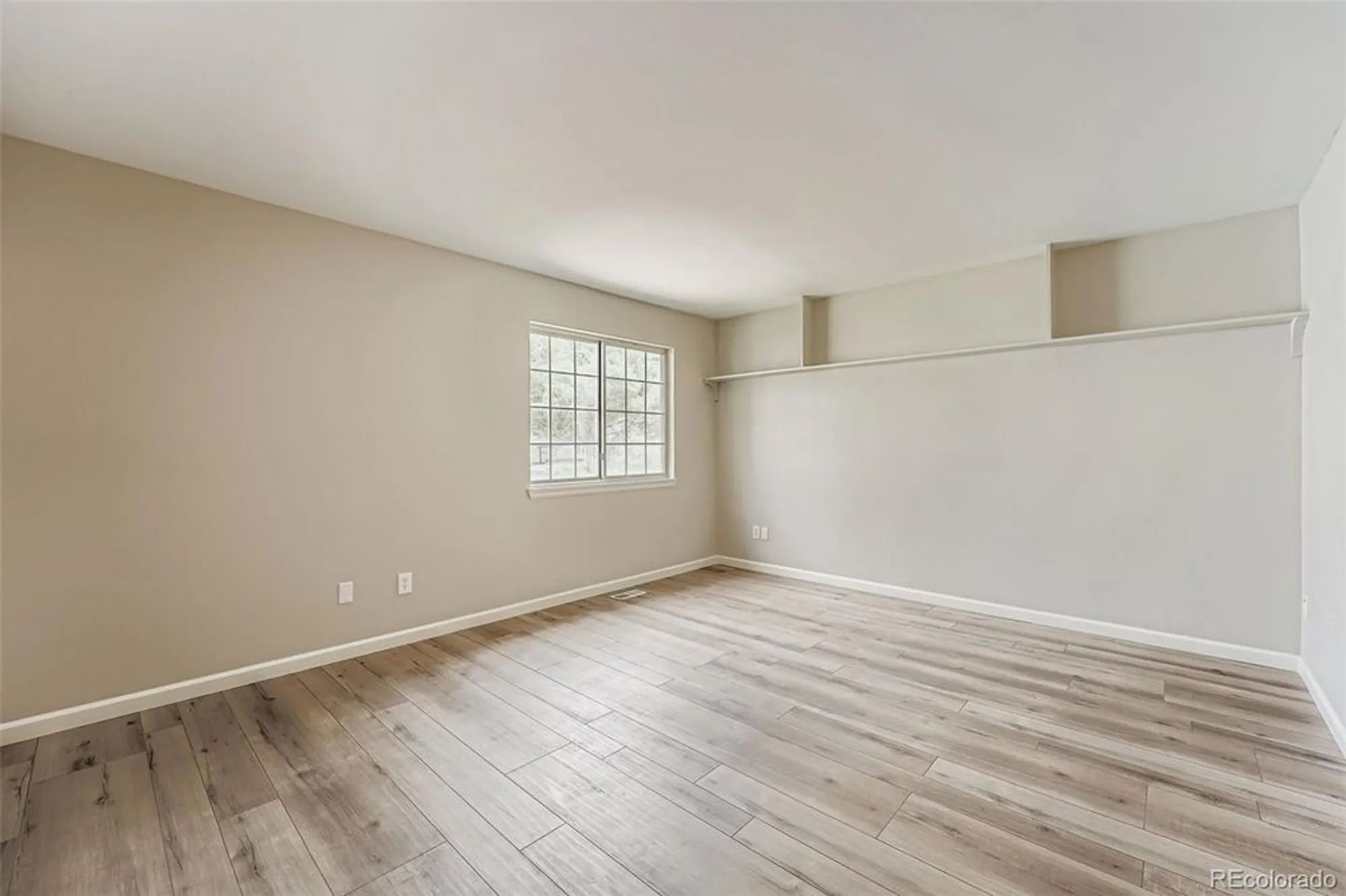 Property Slideshow image 9 of 22 | 2800 s heather gardens way b, Aurora, CO, 80014